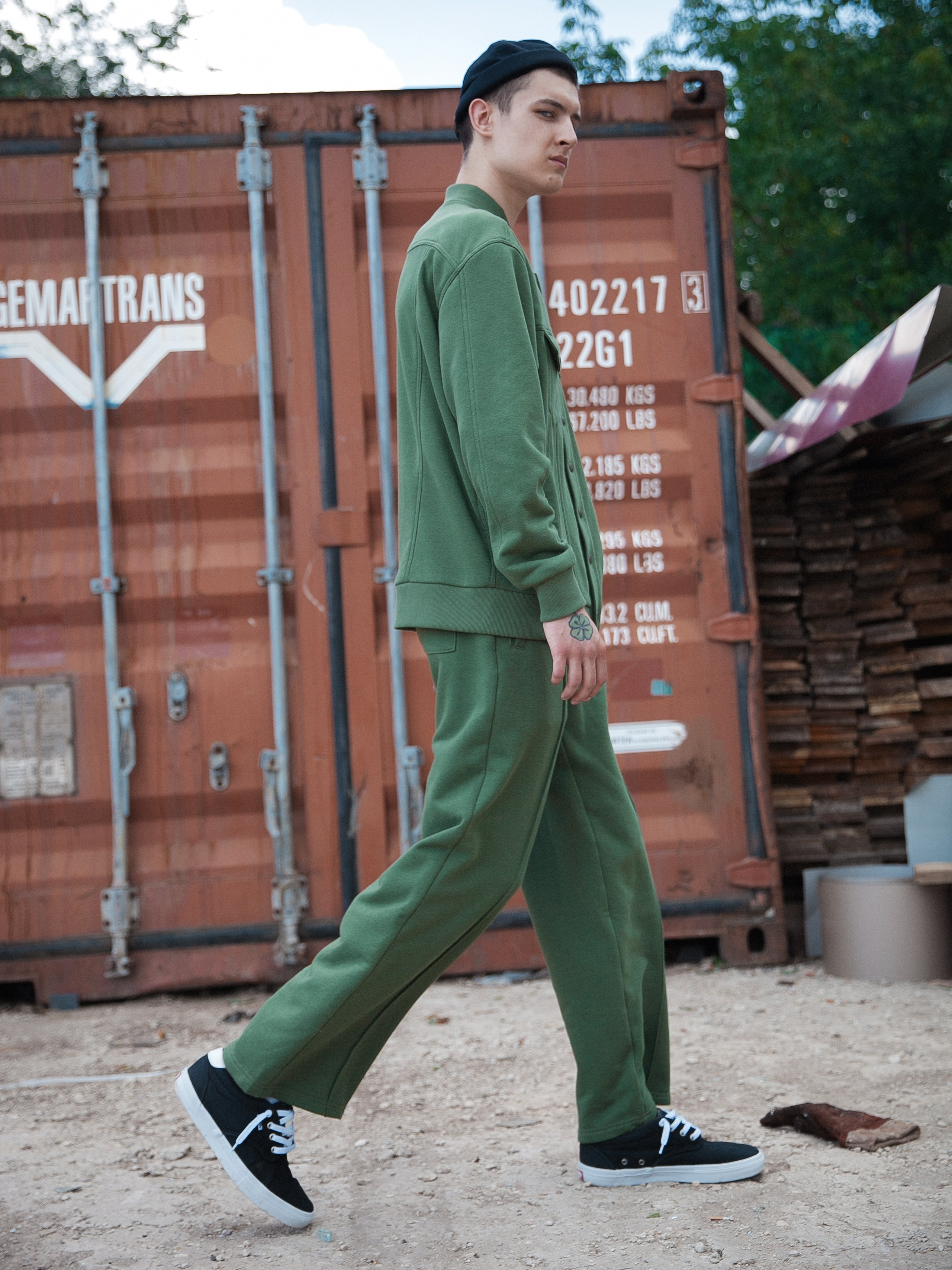 Лук бук Tolyboy. Каталожный и предметный фотограф в Москве Анна Nesmeliva