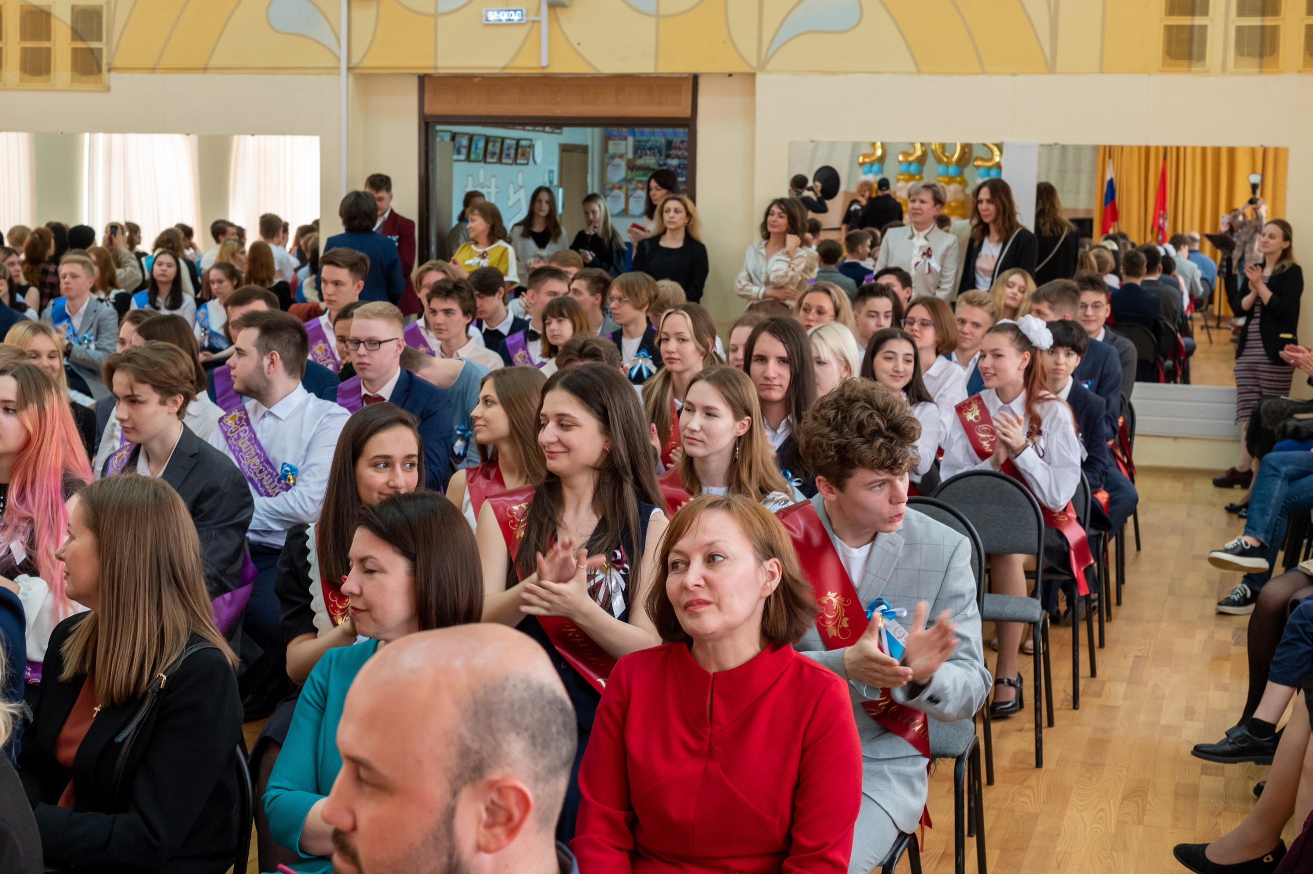 Последний звонок Школа 1412. Детский и семейный фотограф г. Москва Оксана Катаджи