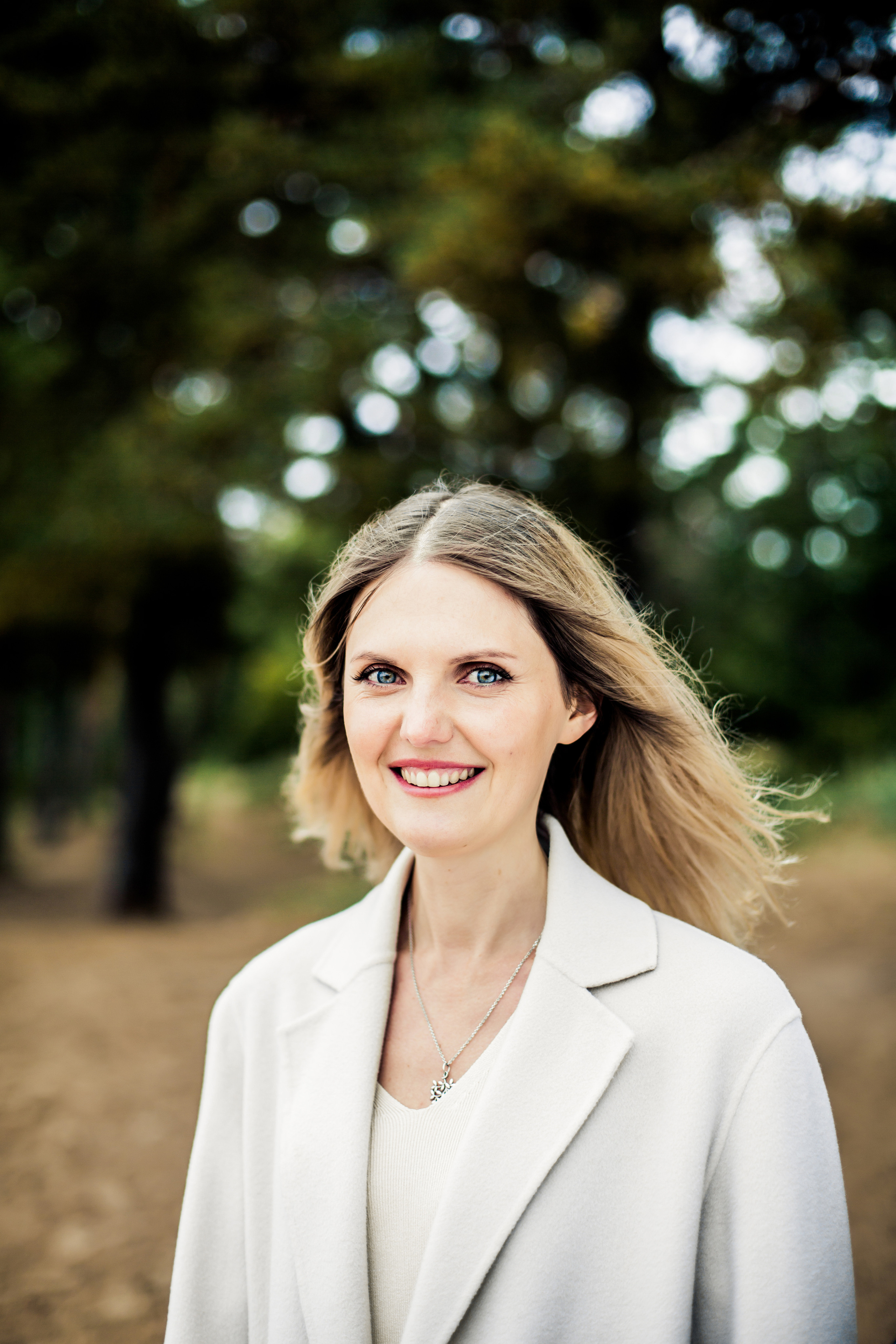 Семейная фотосессия родителей с двумя сыновьями на Финском Заливе. Детский, свадебный и семейный фотограф Юлия Курбатова, Санкт-Петербург