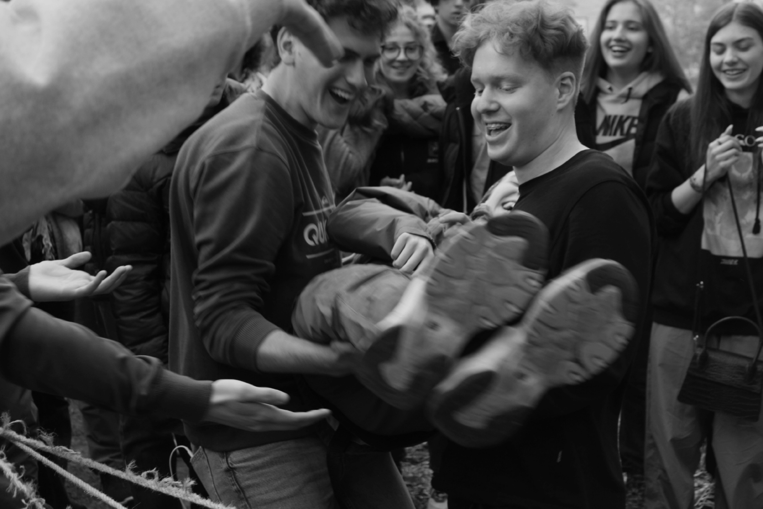 ПОРОГ ЮНОСТИ: последний звонок гумкласса. КАРАМБОЛА: Организация праздников в Москве