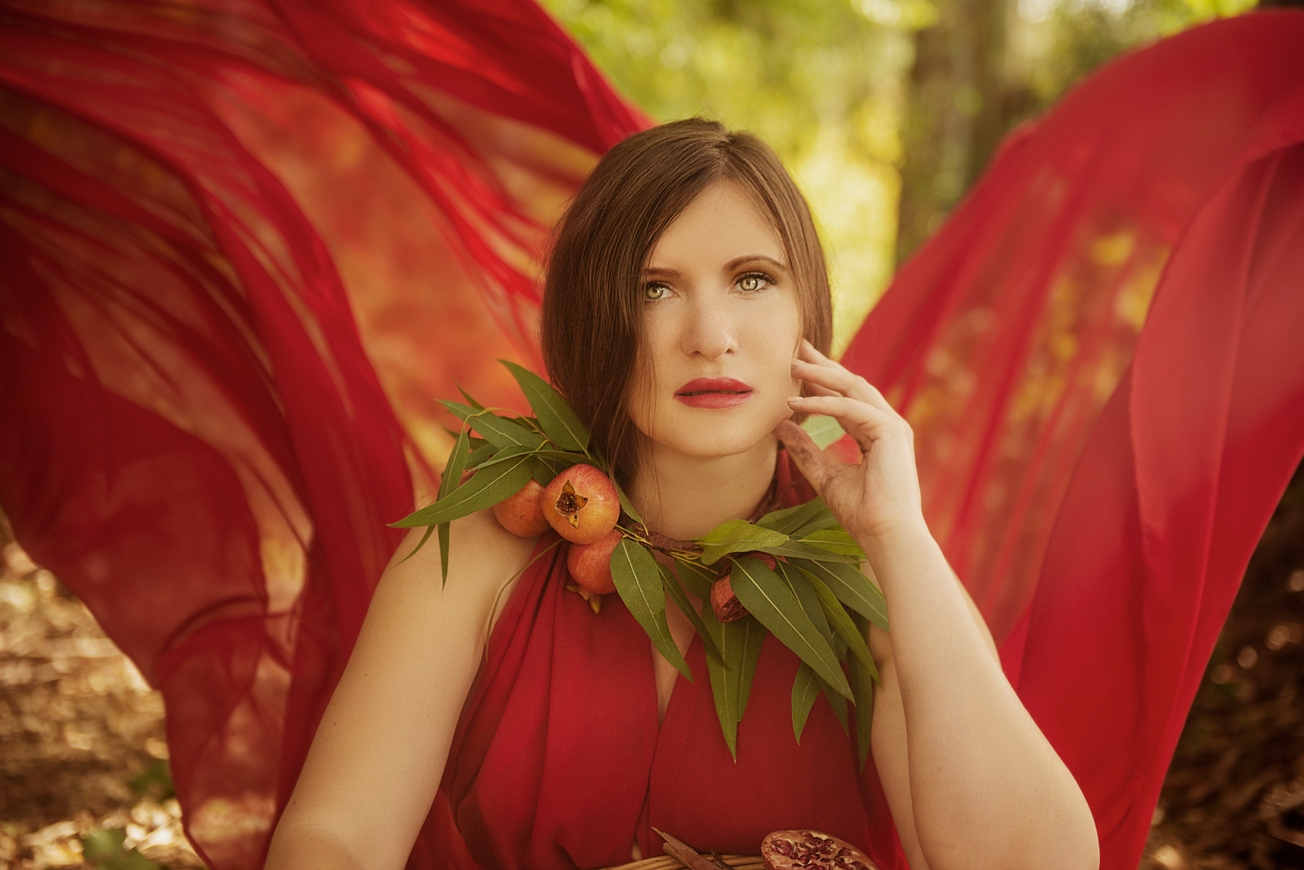 Красное платье. Профессиональный фотограф в Турции Анталии Кемере Сиде Белеке Алании