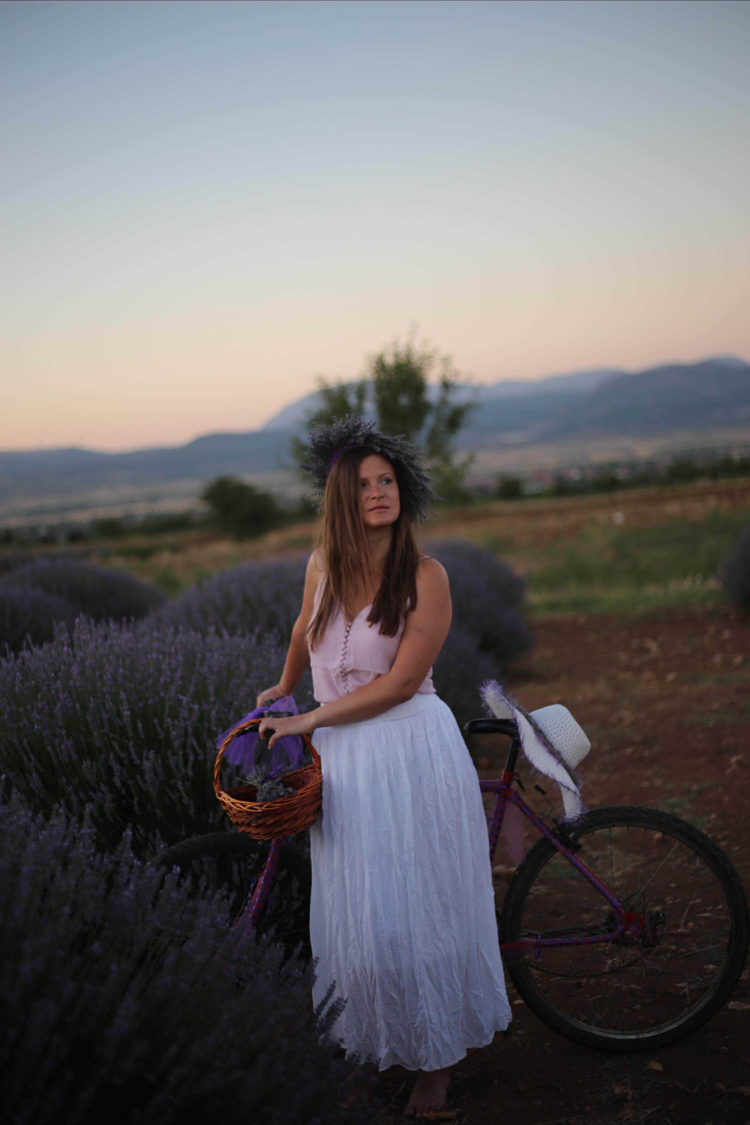 Белая соломенная шляпа. Профессиональный фотограф в Турции Анталии Кемере Сиде Белеке Алании