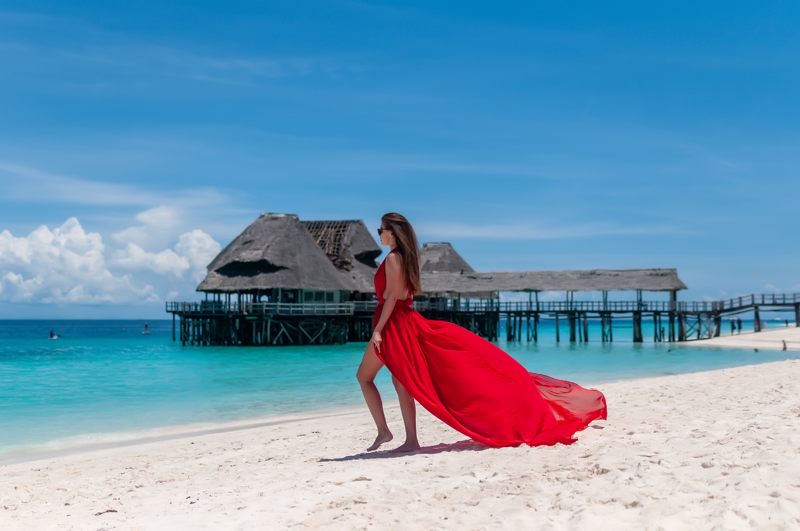 Красное платье. Профессиональный фотограф в Турции Анталии Кемере Сиде Белеке Алании