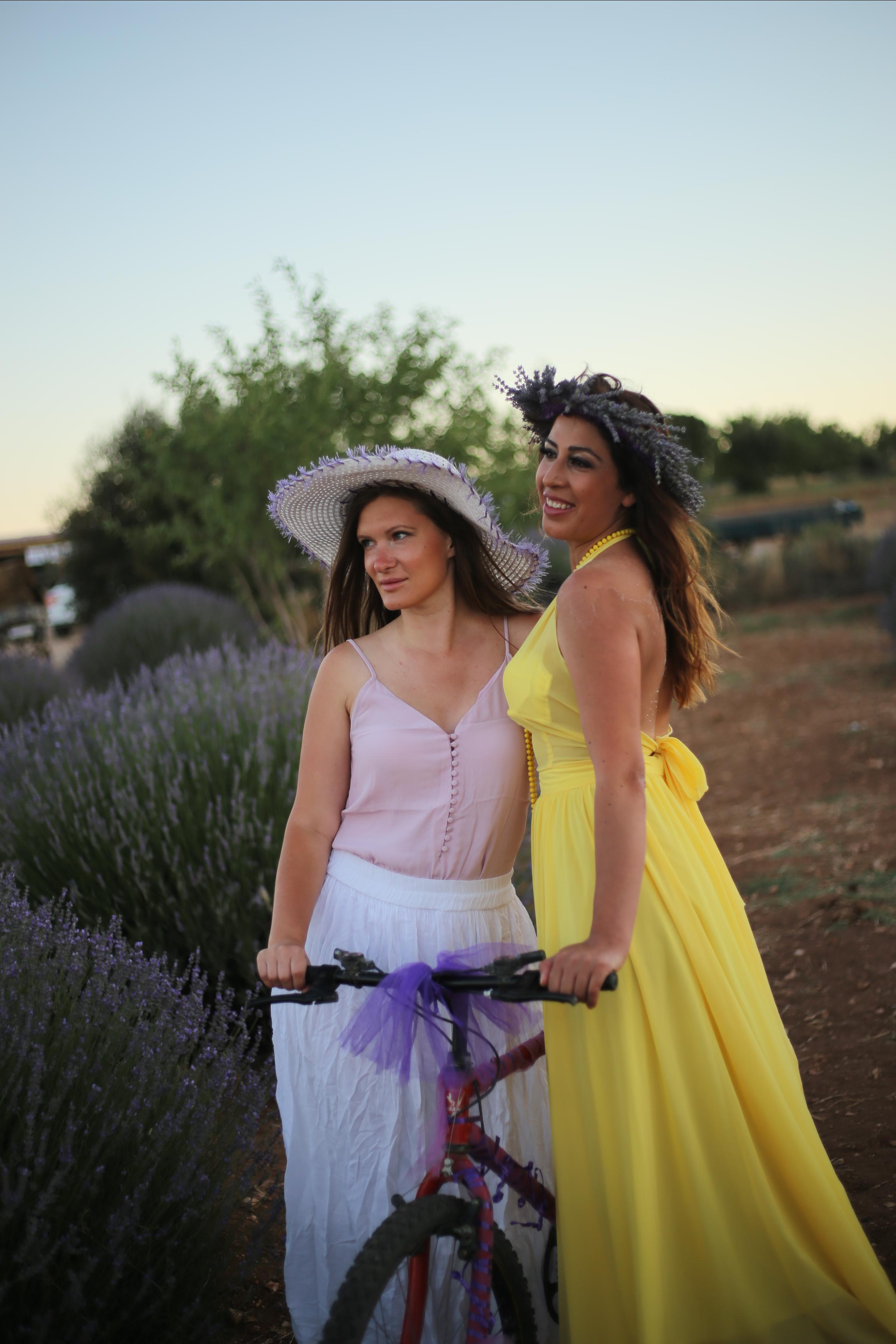 Белая соломенная шляпа. Профессиональный фотограф в Турции Анталии Кемере Сиде Белеке Алании