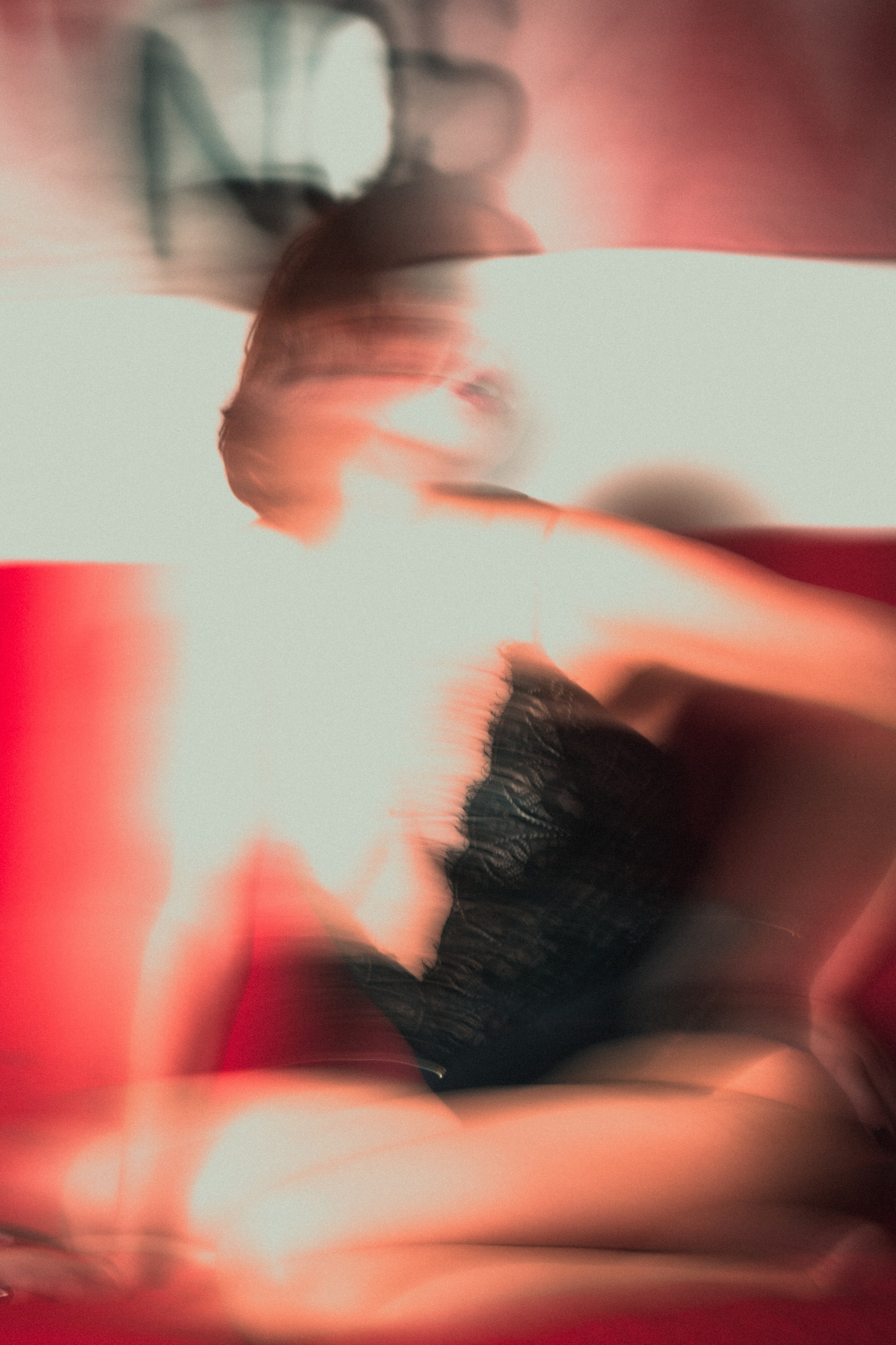 Des millions pour vos bombes des miettes pour nos vies. Фотограф Париж / Photographer Paris