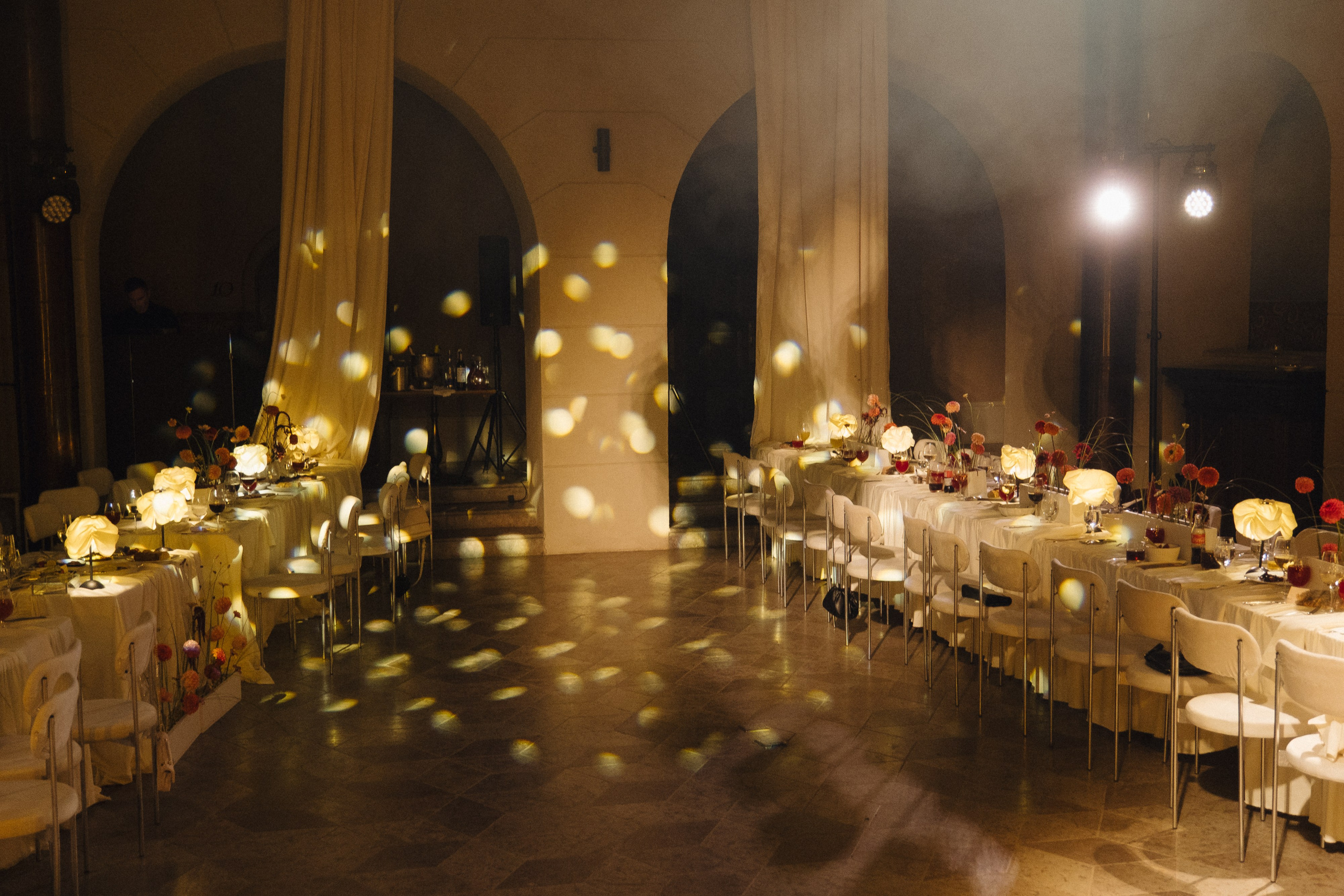 Свадьба в замке. Свадебный фотограф Таня Караисаева