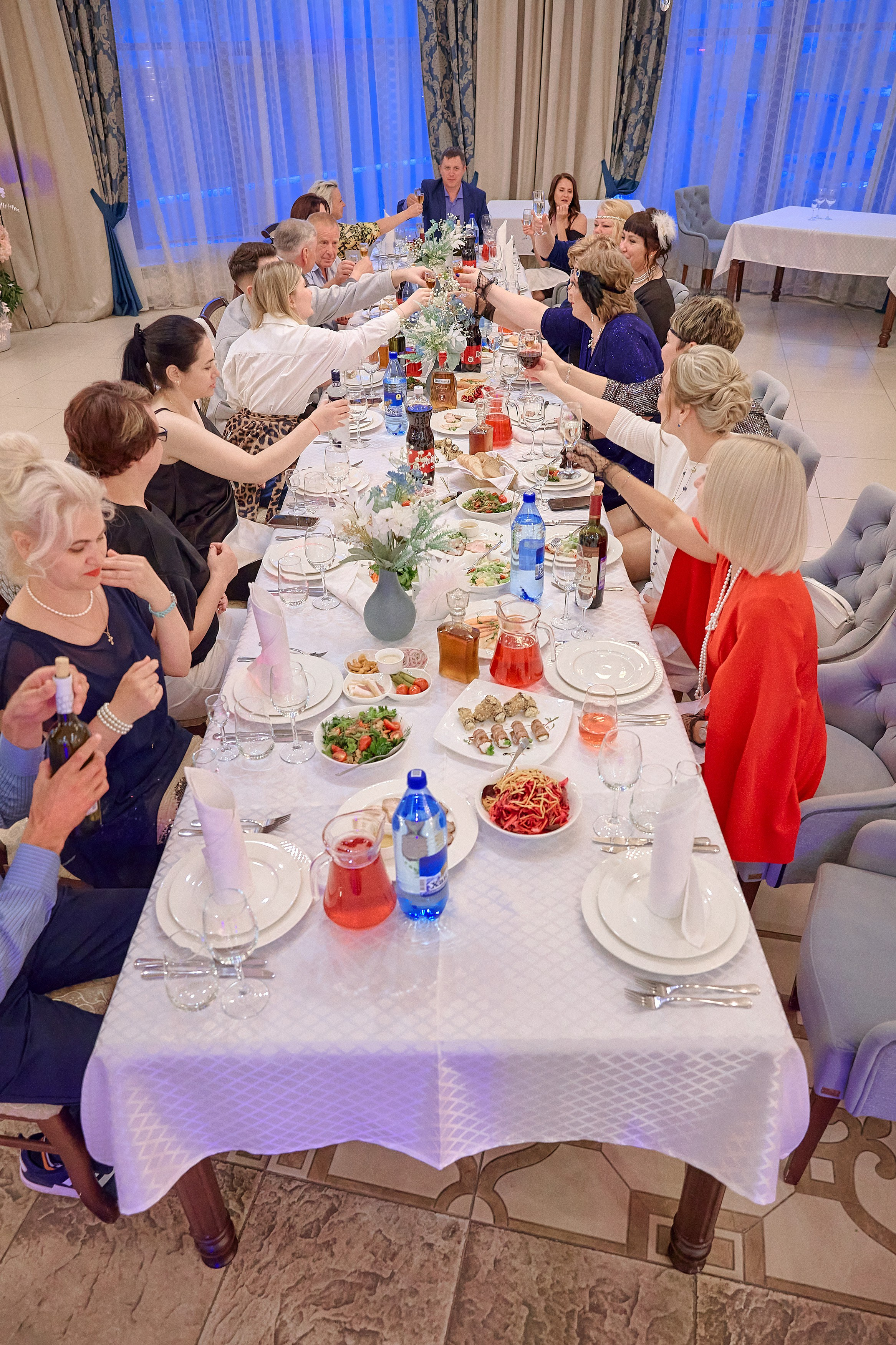 Портфолио репортажной фотосъёмки: Выпускной в ресторане «Император». Фотограф Яковлев Роман — Красноярск