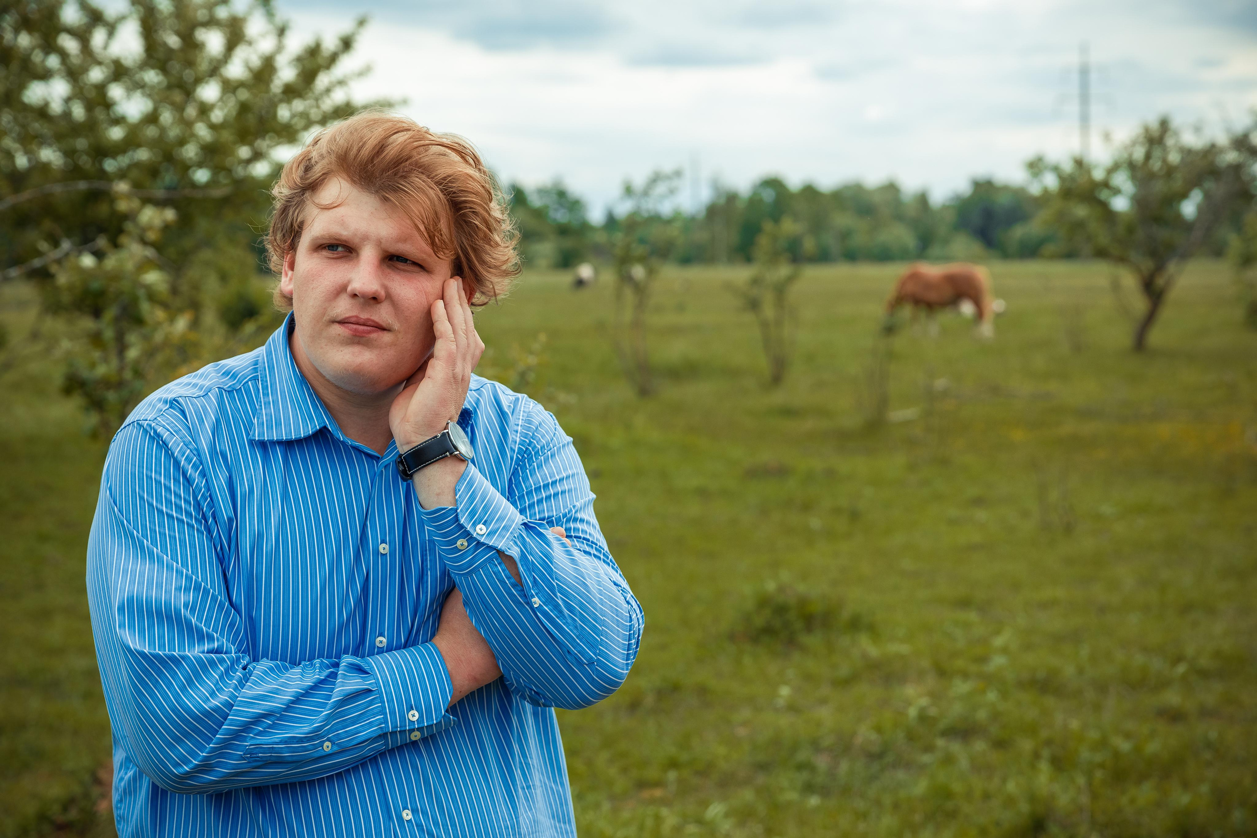 Деревенский пианист. Фотограф Виталий Верескун. Козельск-Калуга