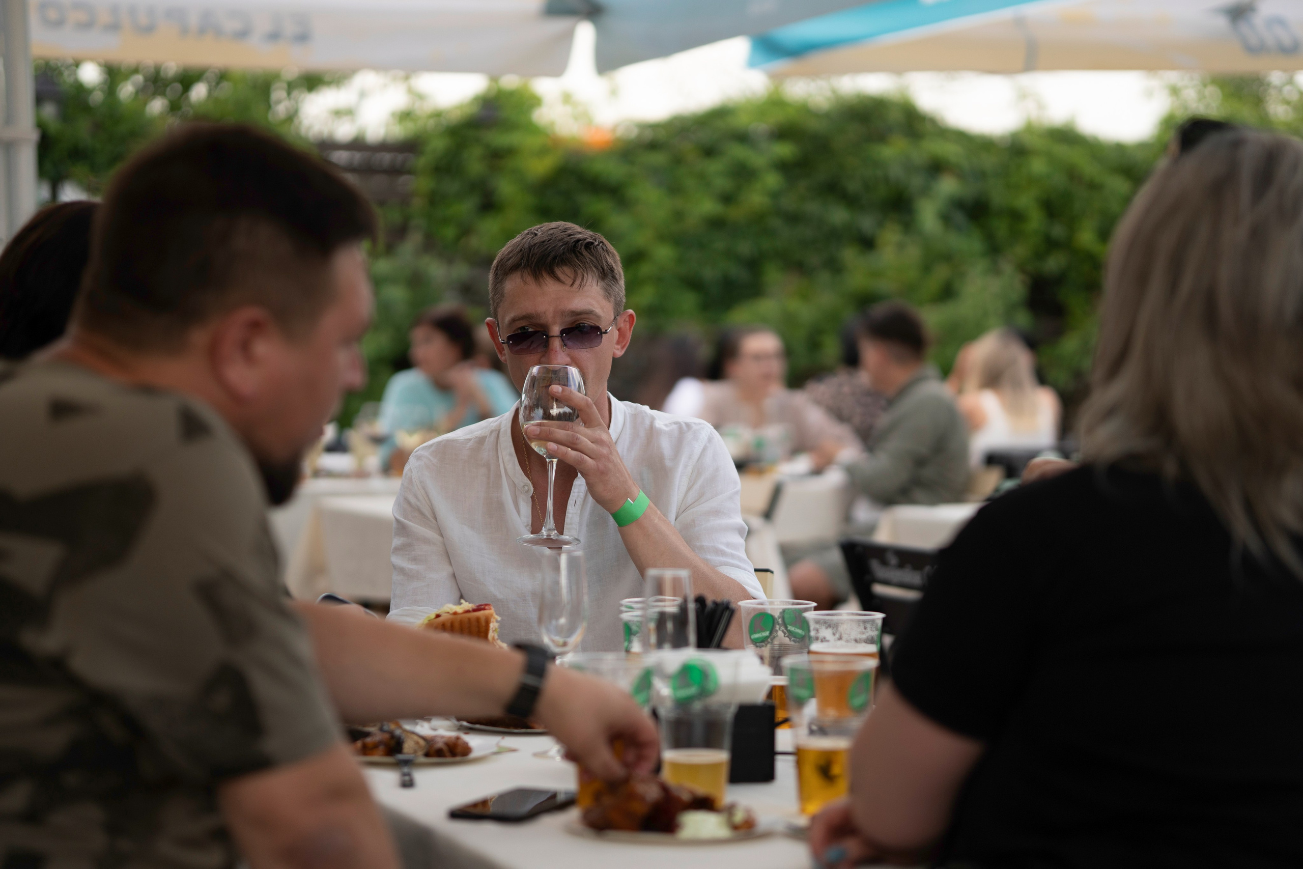 BBQ Безлимит (Bahnhof). Maxon Magnusson