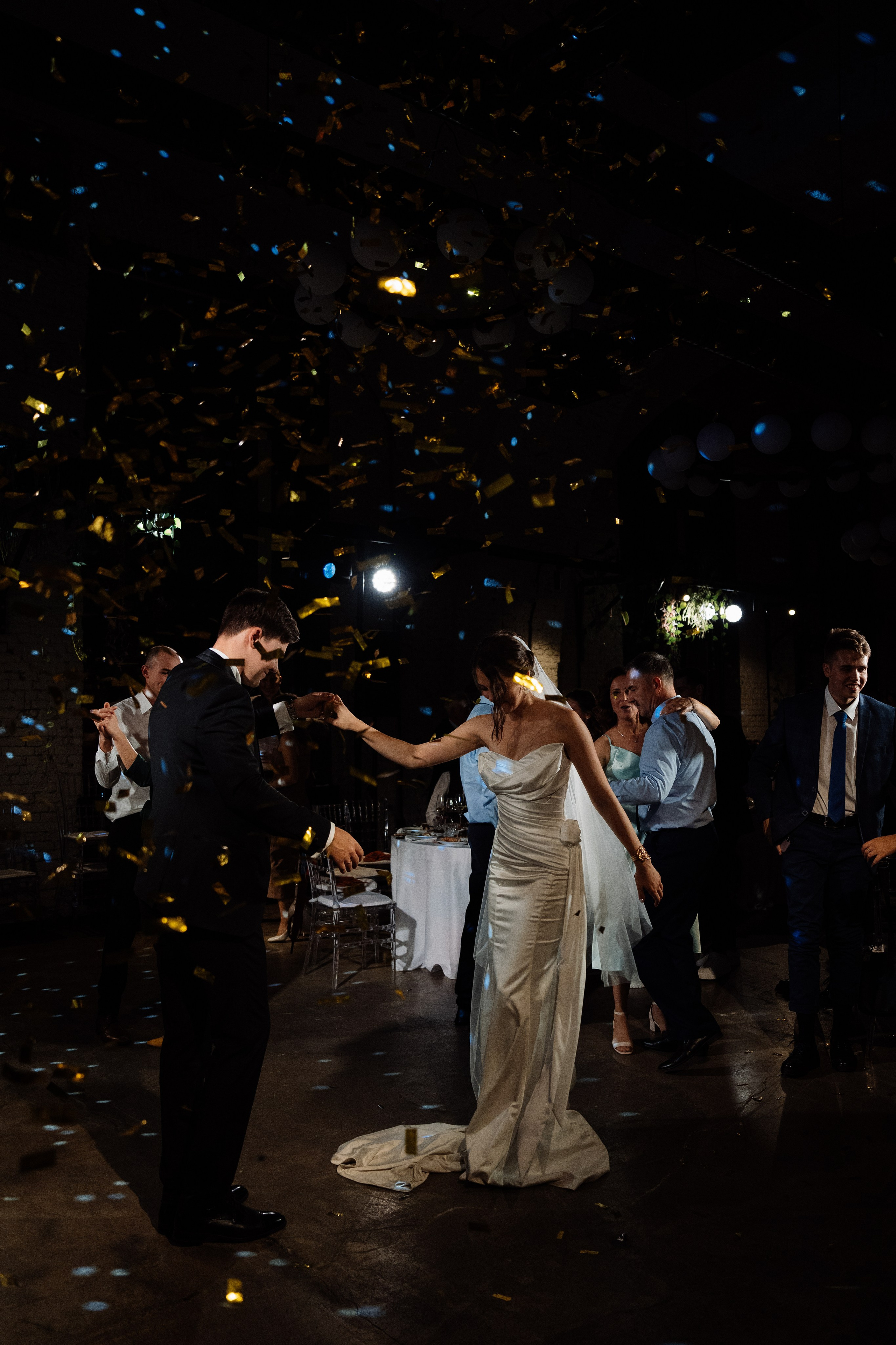 Оранжевая свадьба в гребешках. Свадебный фотограф организатор в Санкт-Петербурге Ассоль Опарина