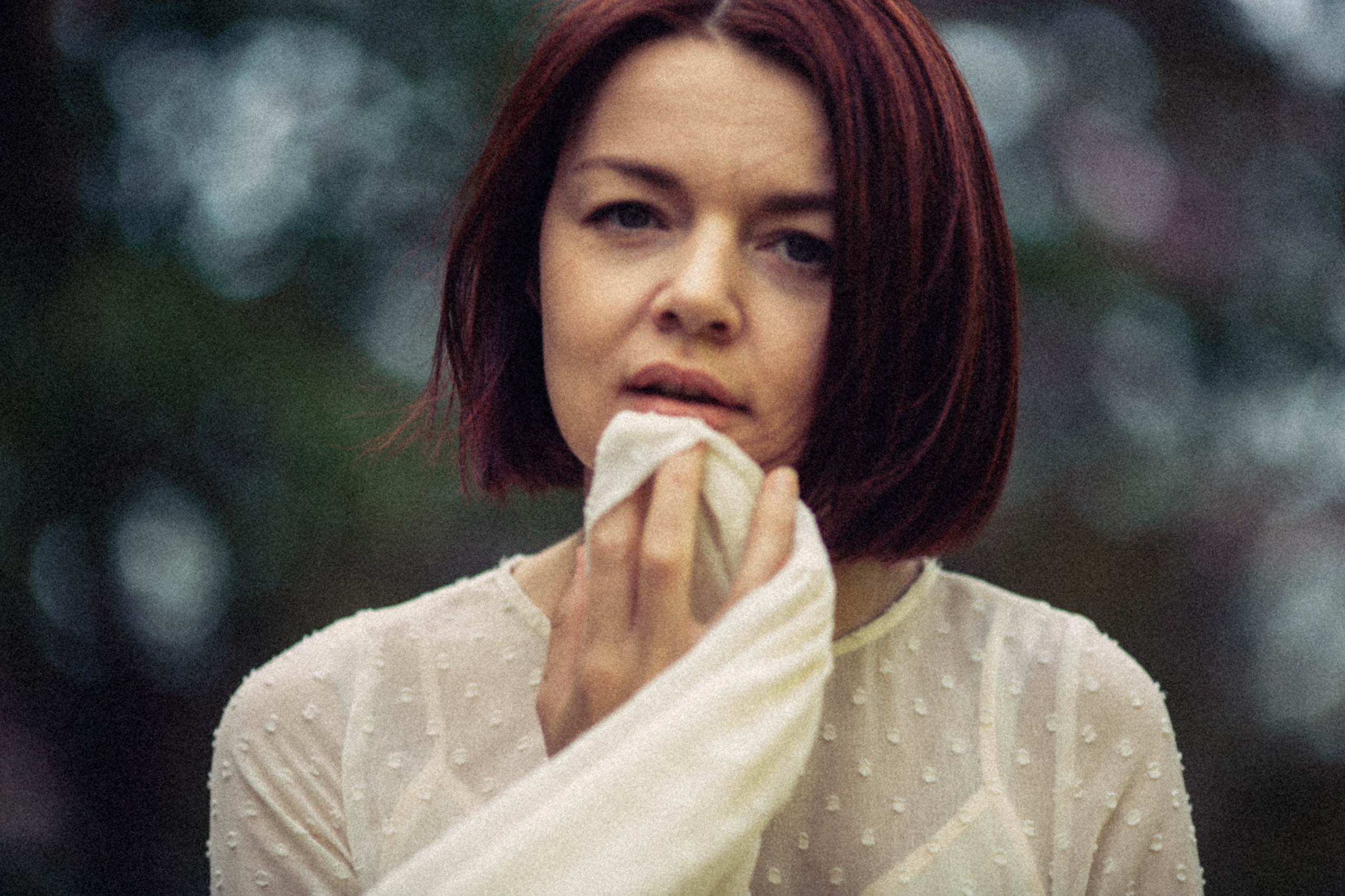 Настя в цветущем саду. Фотограф в Москве Наталья Спиридонова