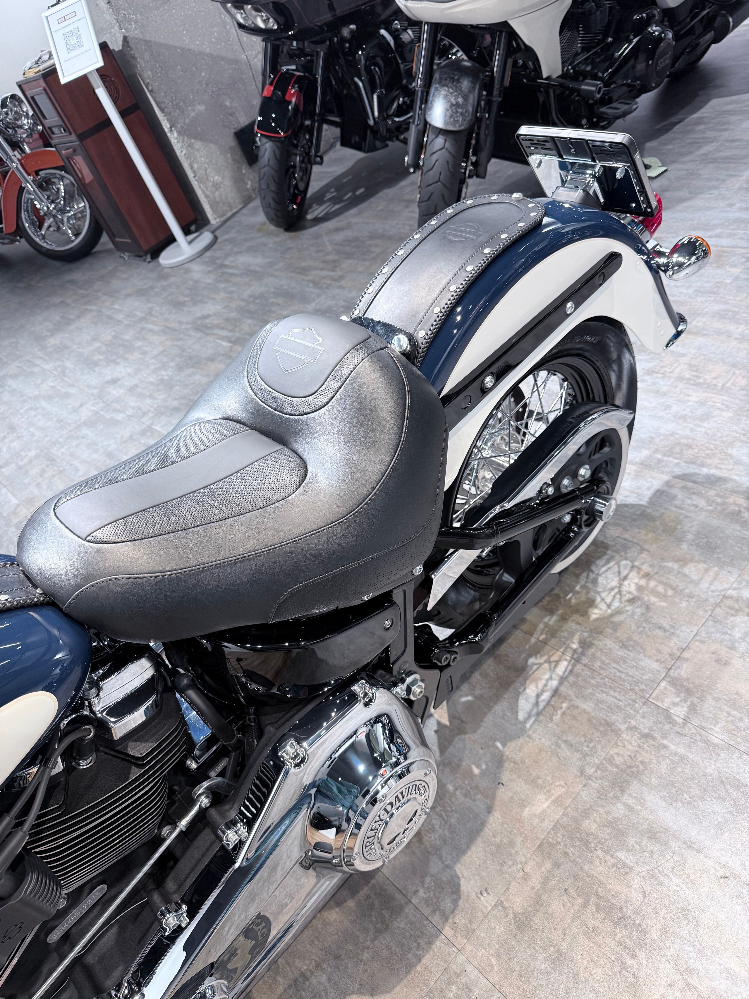 114 Heritage NEW (Billiard Blue & White). Hello Davidson, Москва. Только хорошие мотоциклы…