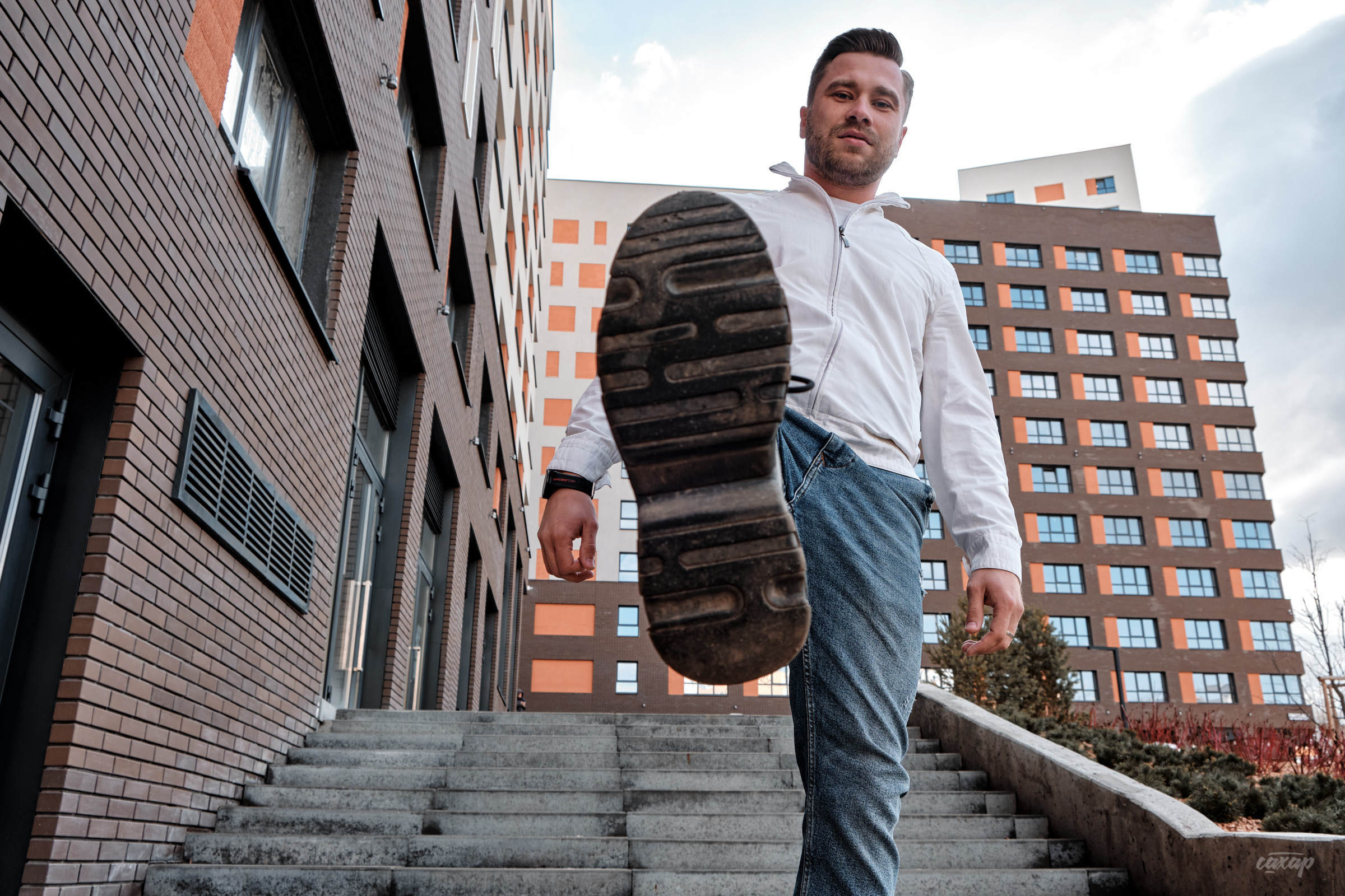 Search. Профессиональный фотограф в Екатеринбурге Юра Сахар