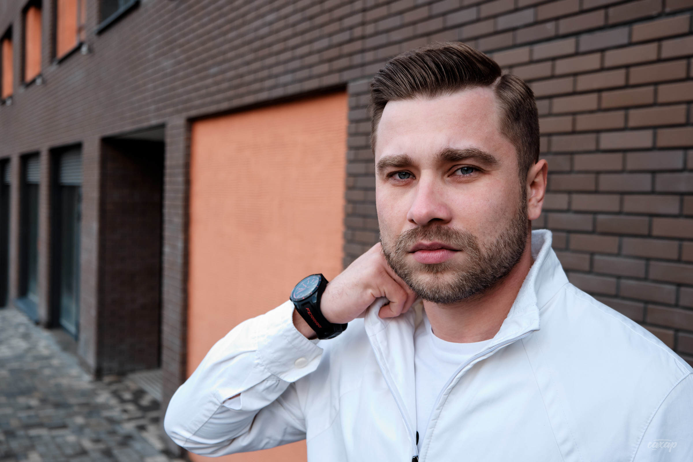 Search. Профессиональный фотограф в Екатеринбурге Юра Сахар