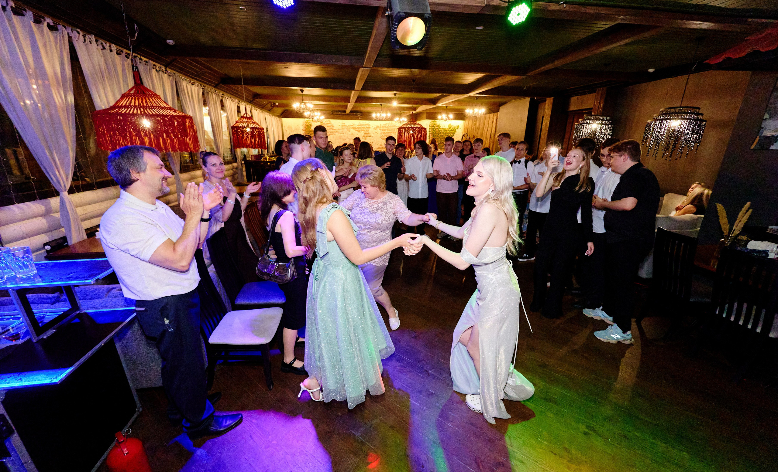 Выпускной 35 Сош. Фотограф Выпускные альбомы Таганрог Сергей Коробченко