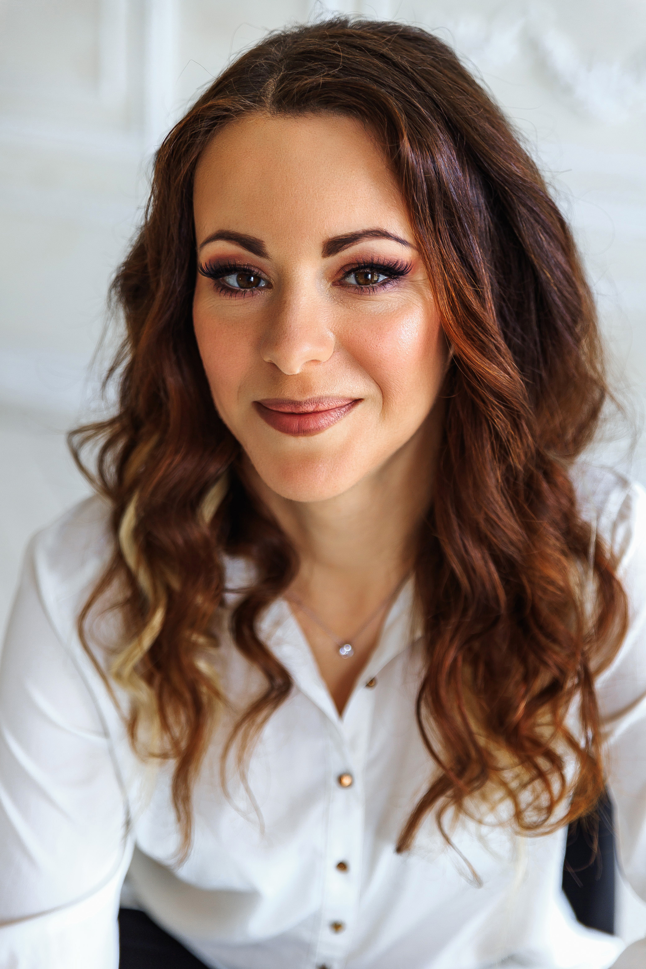 Студийная фотосессия. Светлый зал. Свадебный фотограф и видеограф — Сергей и Дарья