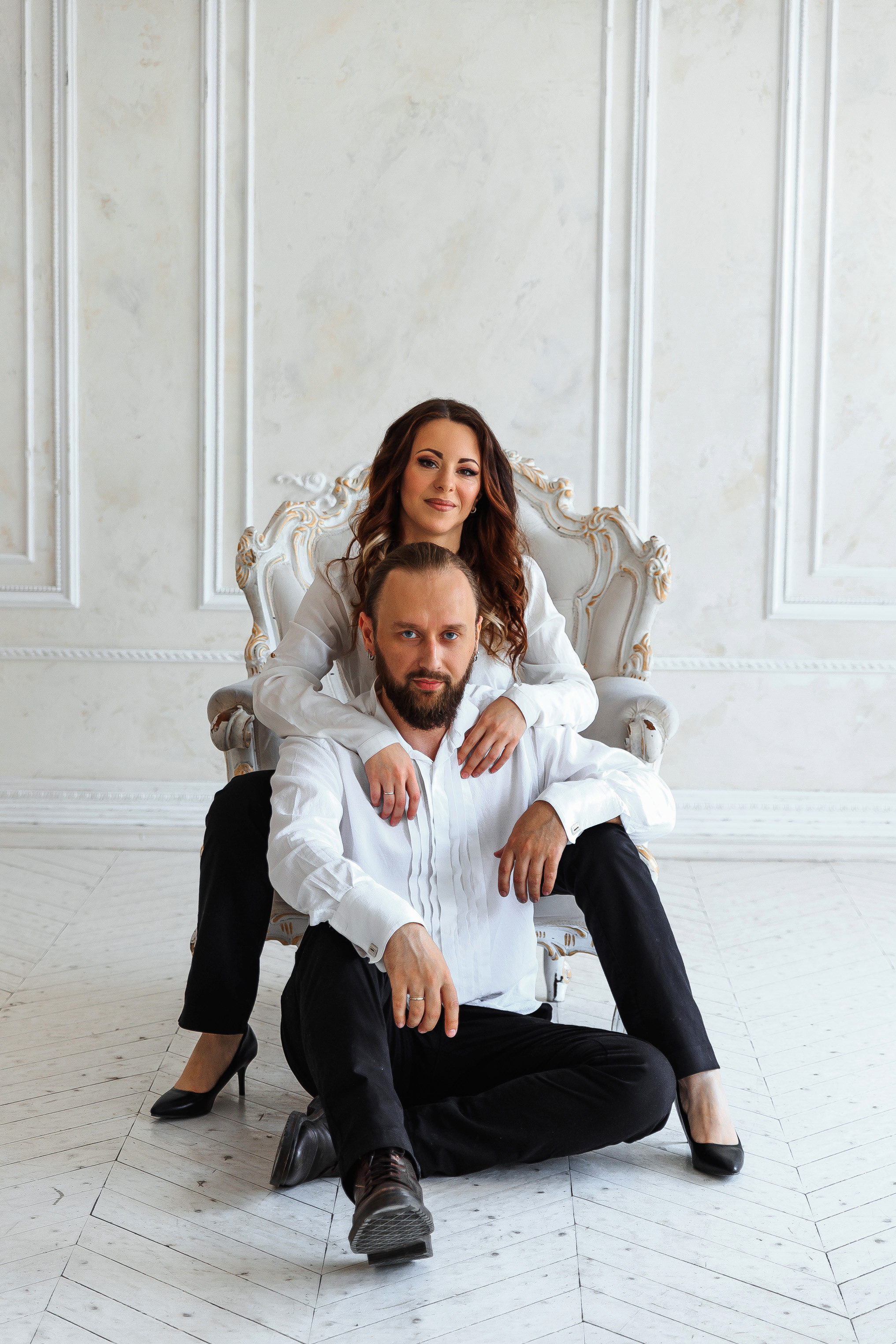 Студийная фотосессия. Светлый зал. Свадебный фотограф и видеограф — Сергей и Дарья