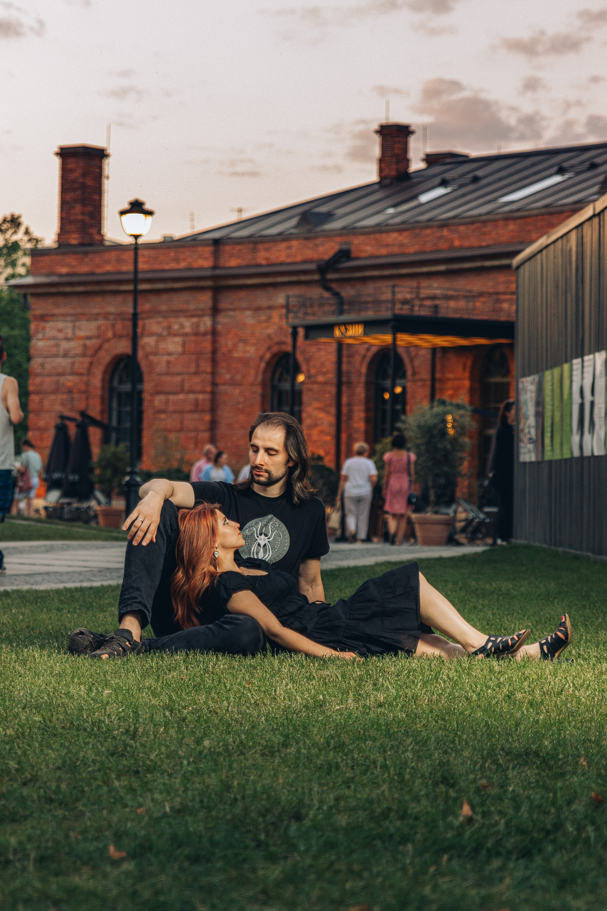 Love story. Майк и Рокси. Обводный канал, Дом музыки, Новая Голландия. Свадебный фотограф и видеограф — Сергей и Дарья