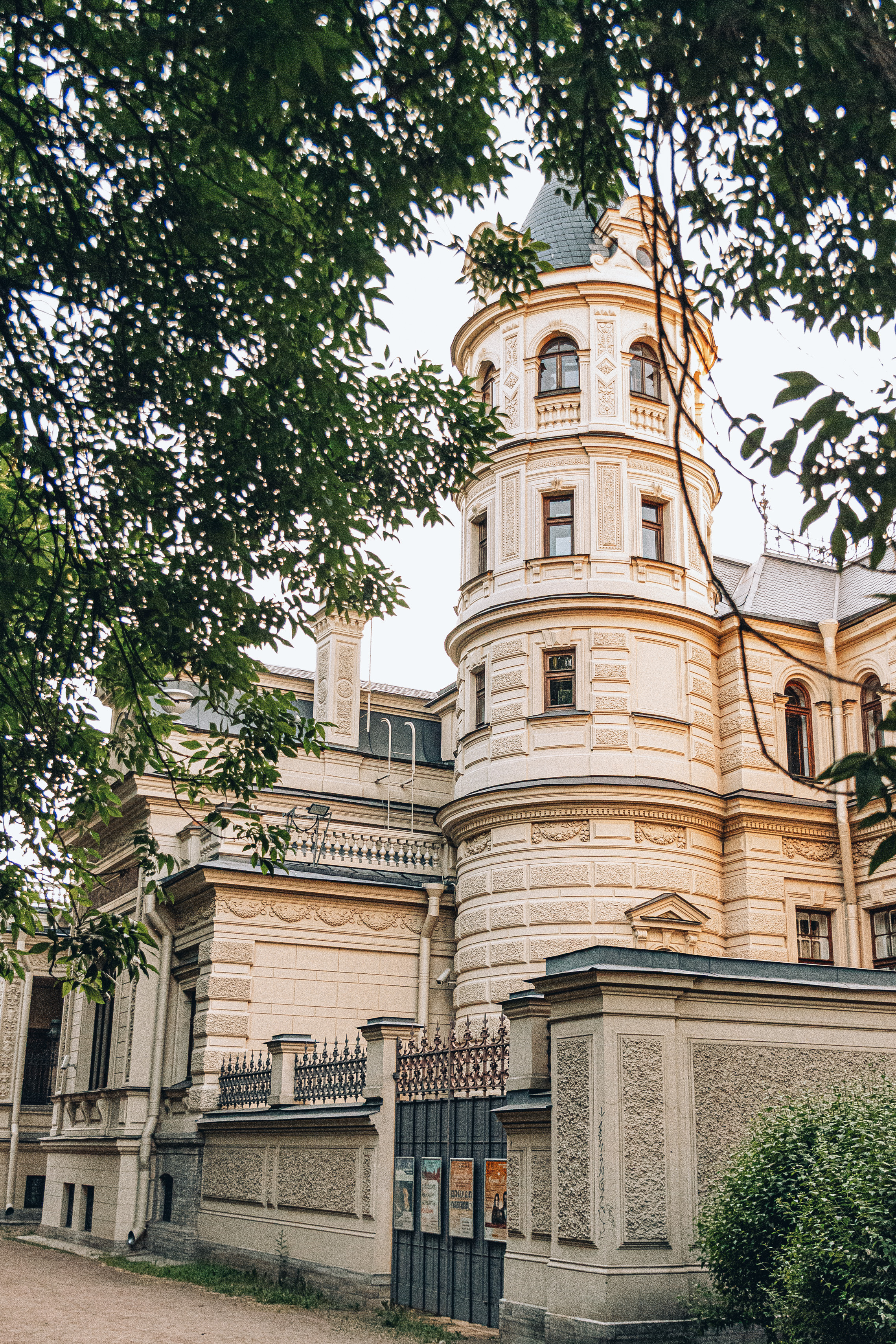 Love story. Майк и Рокси. Обводный канал, Дом музыки, Новая Голландия. Свадебный фотограф и видеограф — Сергей и Дарья