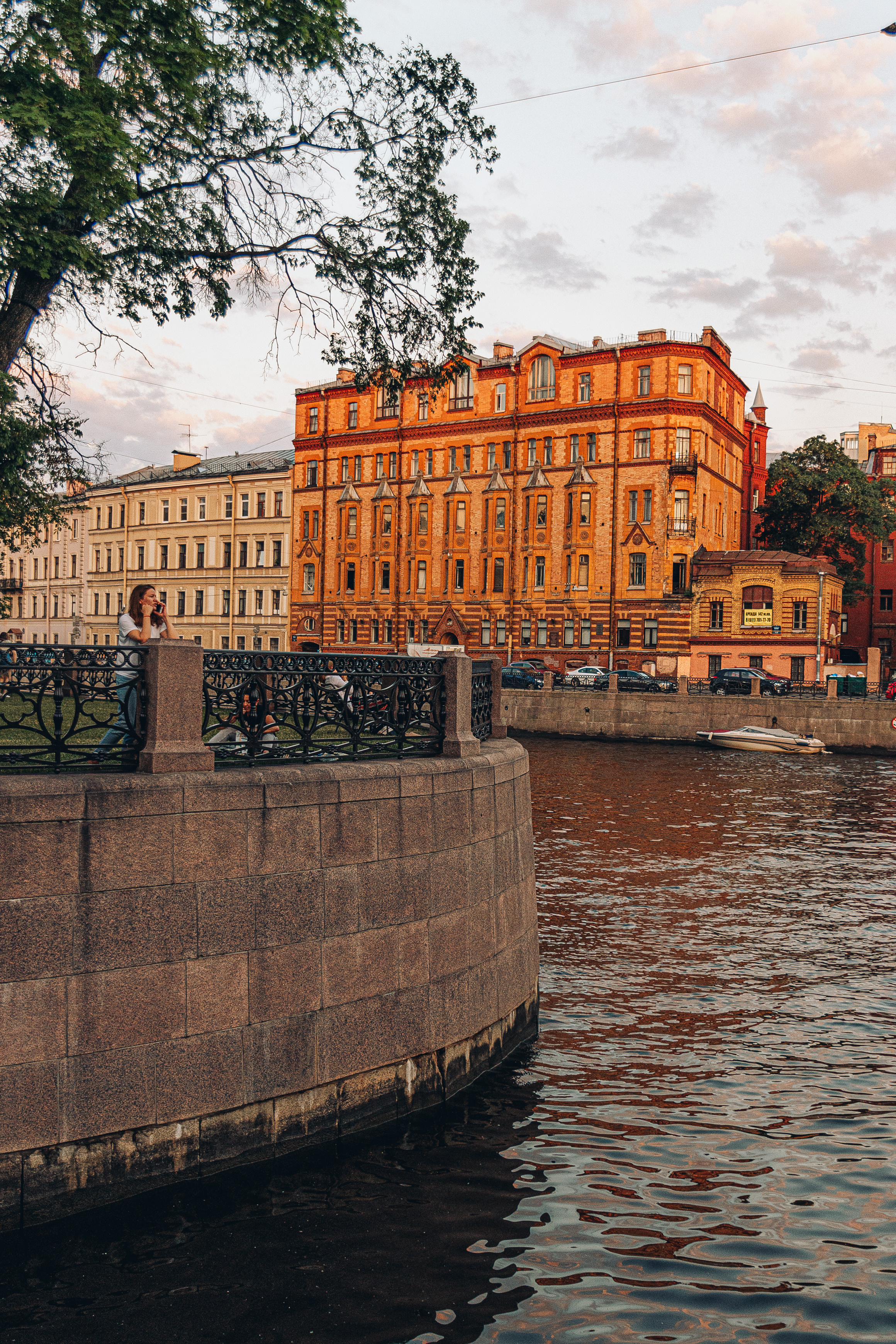 Love story. Майк и Рокси. Обводный канал, Дом музыки, Новая Голландия. Свадебный фотограф и видеограф — Сергей и Дарья
