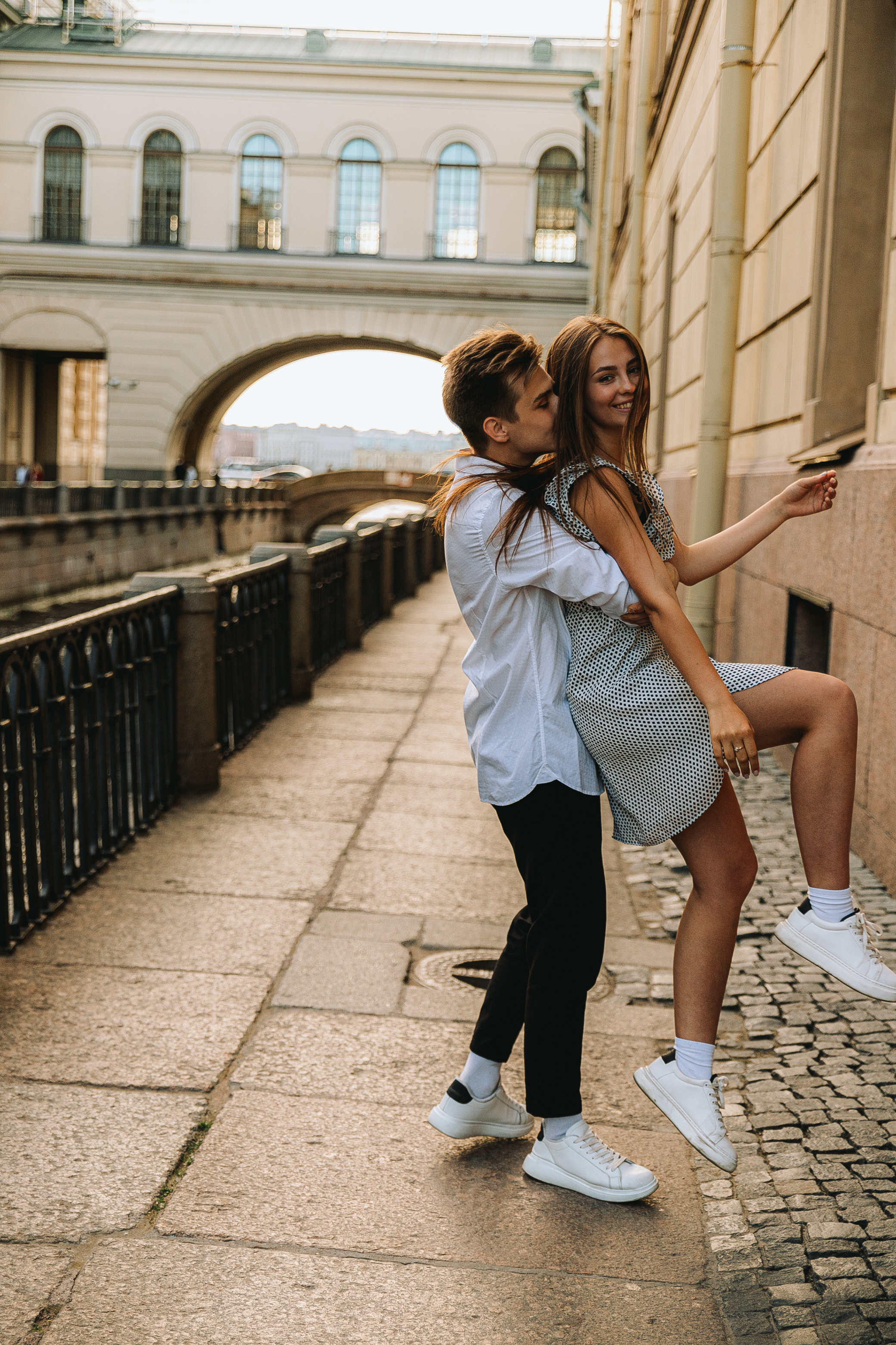 Love story. Алексей и Ирина. Летний Санкт-Петербург. Свадебный фотограф и видеограф — Сергей и Дарья