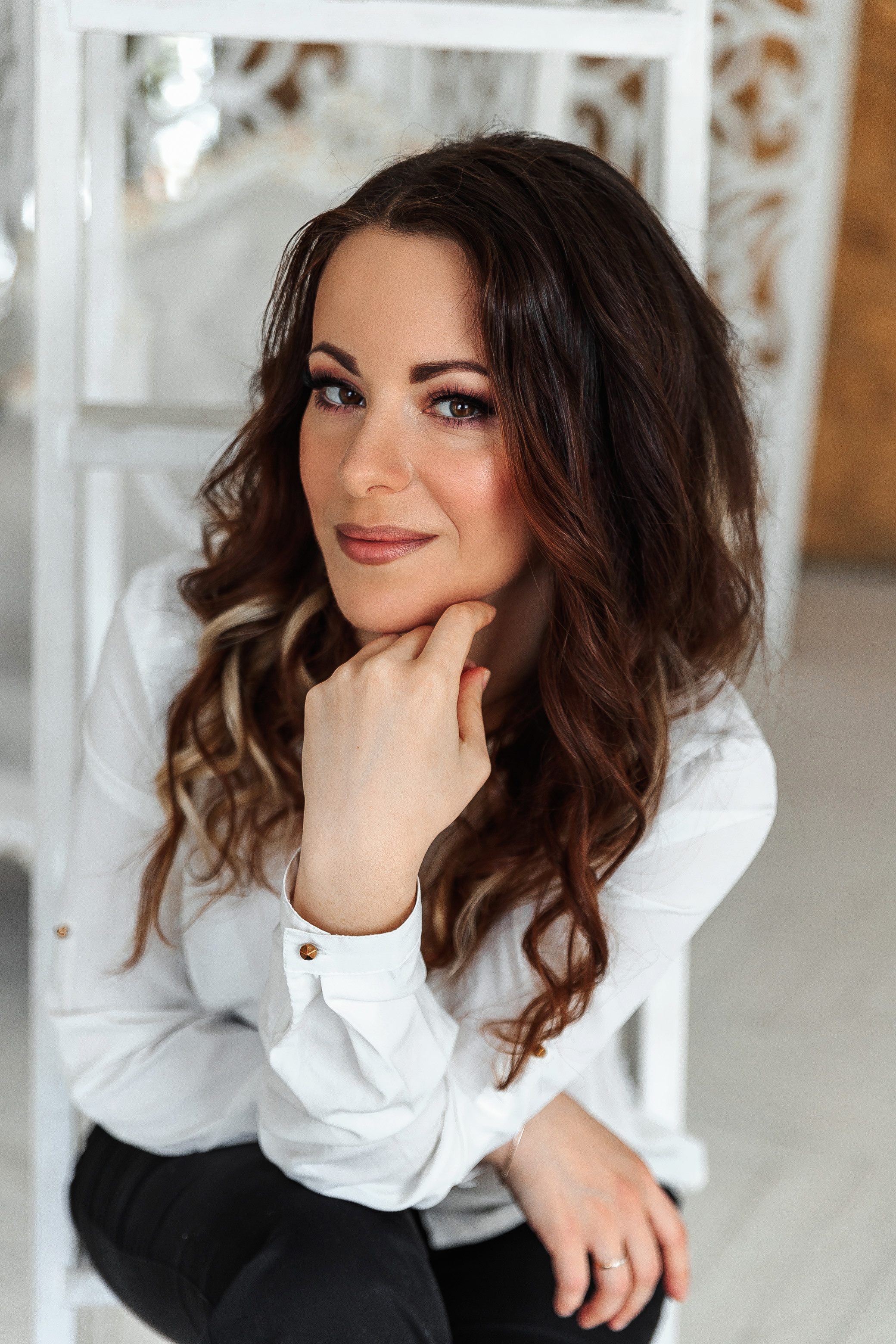 Студийная фотосессия. Светлый зал. Свадебный фотограф и видеограф — Сергей и Дарья