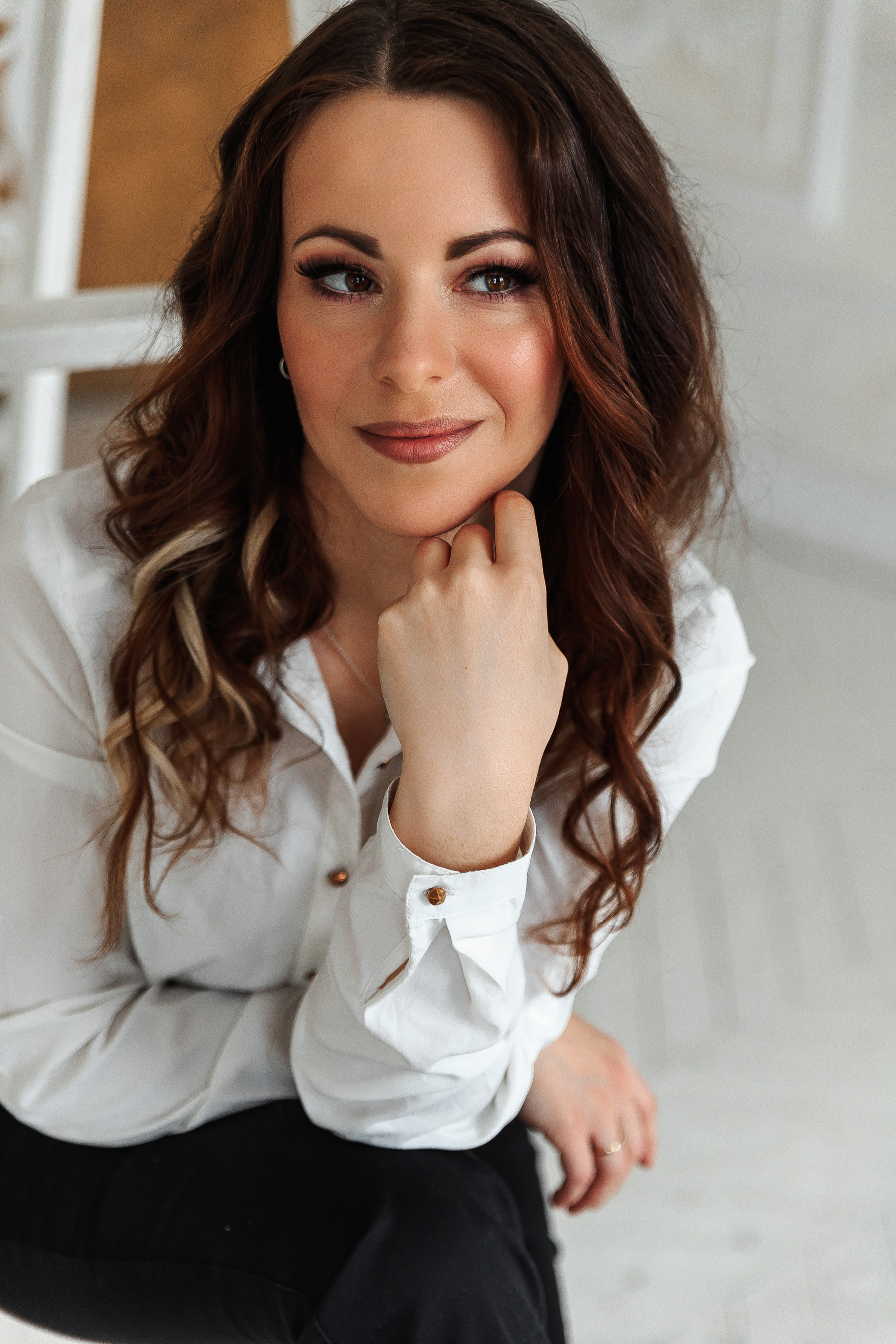 Студийная фотосессия. Светлый зал. Свадебный фотограф и видеограф — Сергей и Дарья