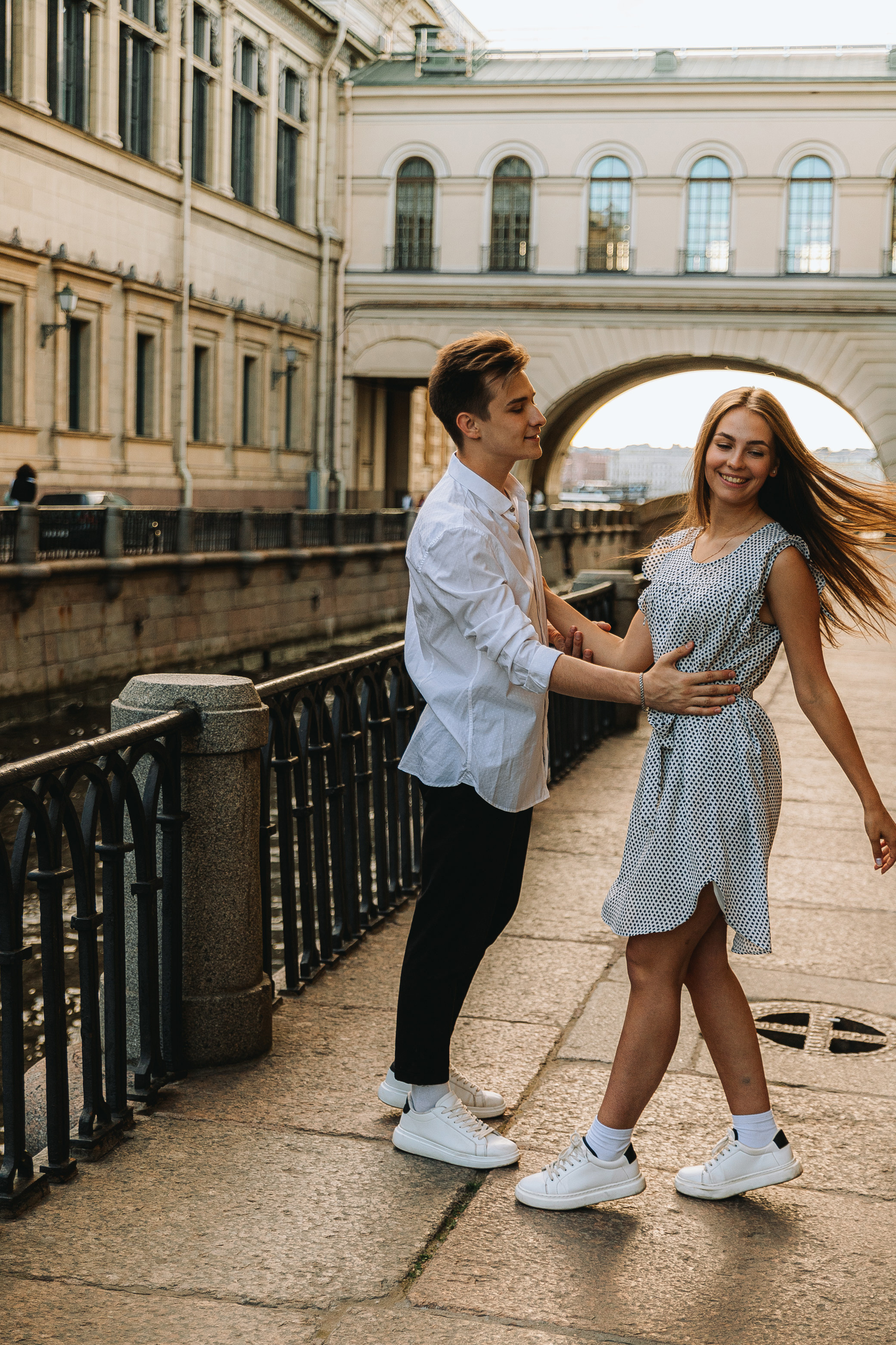 Love story. Алексей и Ирина. Летний Санкт-Петербург. Свадебный фотограф и видеограф — Сергей и Дарья