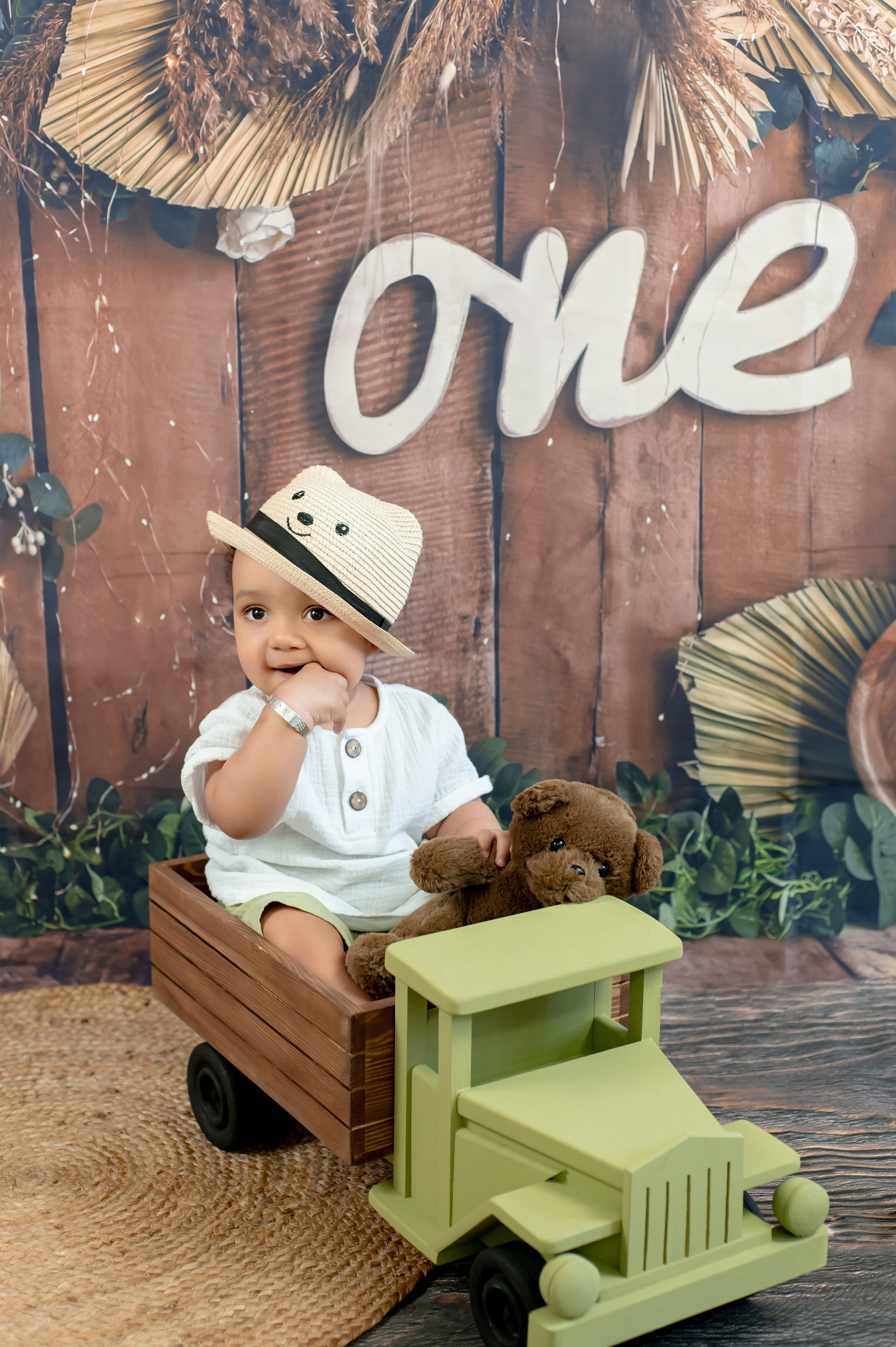 Талла. Детский и семейный фотограф Эльмира Веселова. Детская фотостудия Мира. Фотосессия на годик