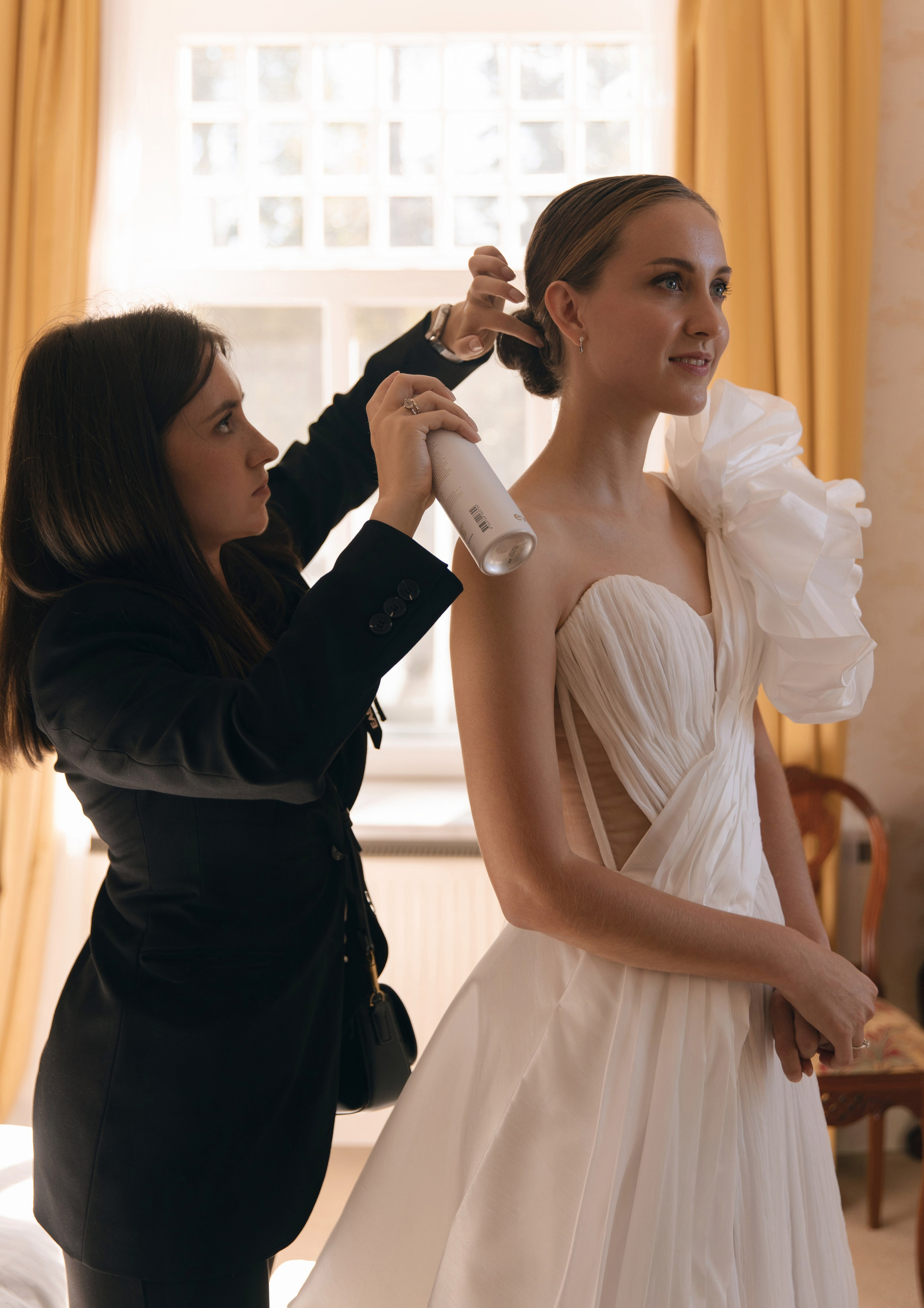 В ЛУЧАХ ЗАКАТА НА БЕРЕГУ МОРСКОМ