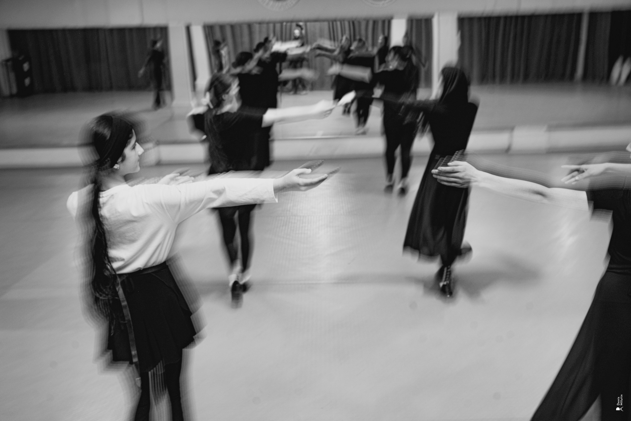 Серия Танцев теней. Портретный фотограф Денис Милютин