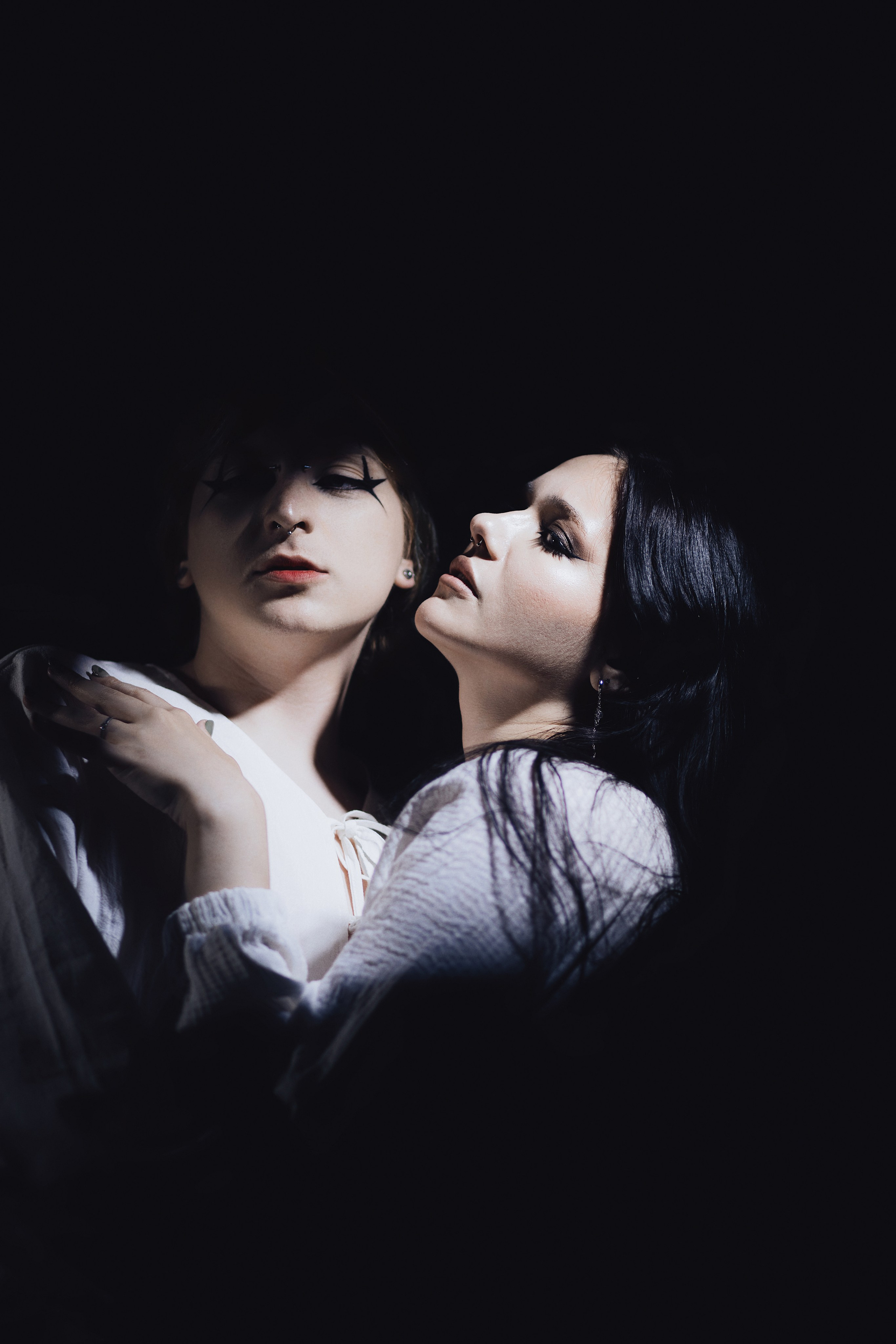 Нуарная фотосессия для пары в Пензе, стиль Noir Romance. Фотограф Александра Овечкина.