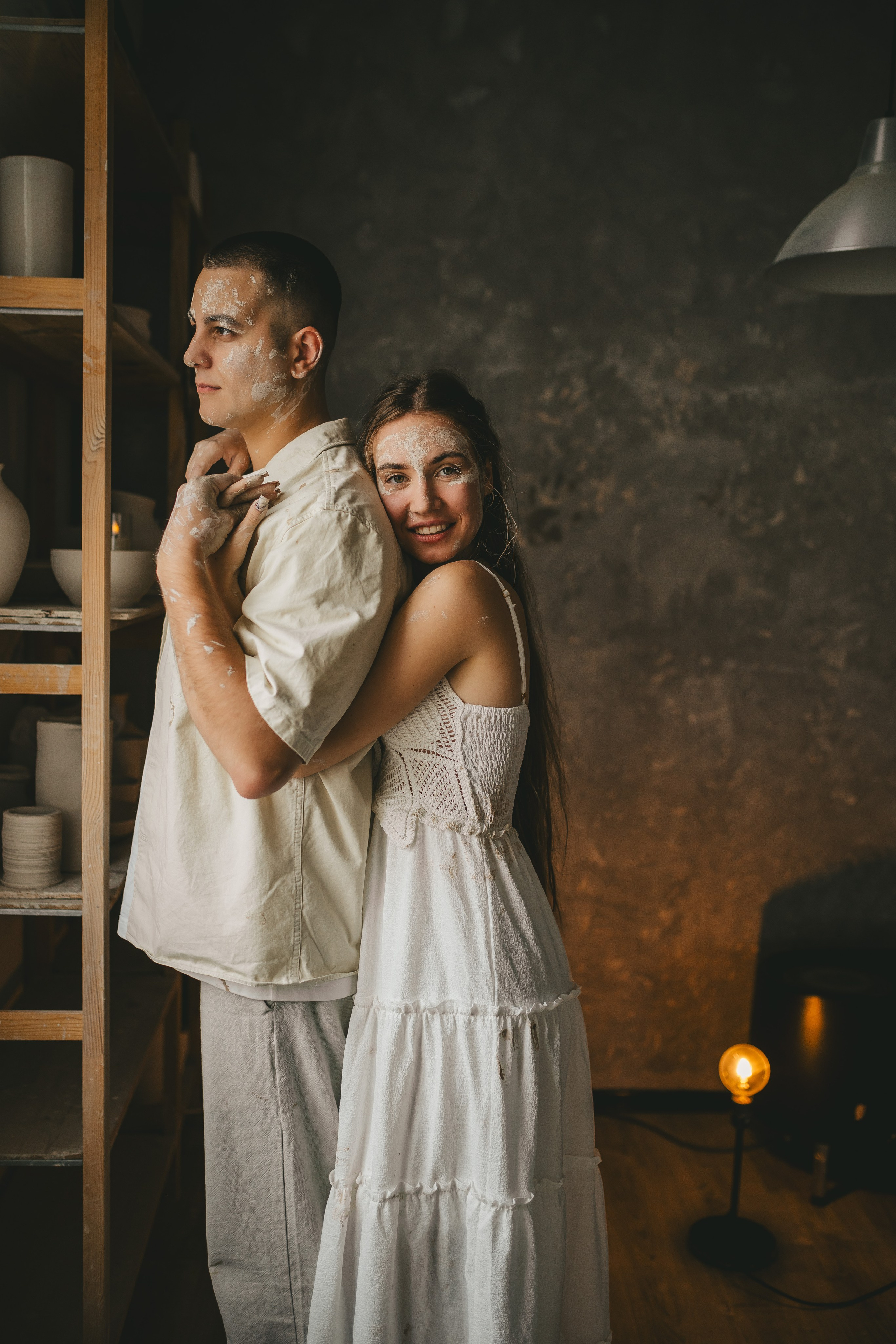 Дима и Даша в гончарной мастерской. Семейный lifestyle фотограф в Санкт-Петербурге Людмила Пахомова