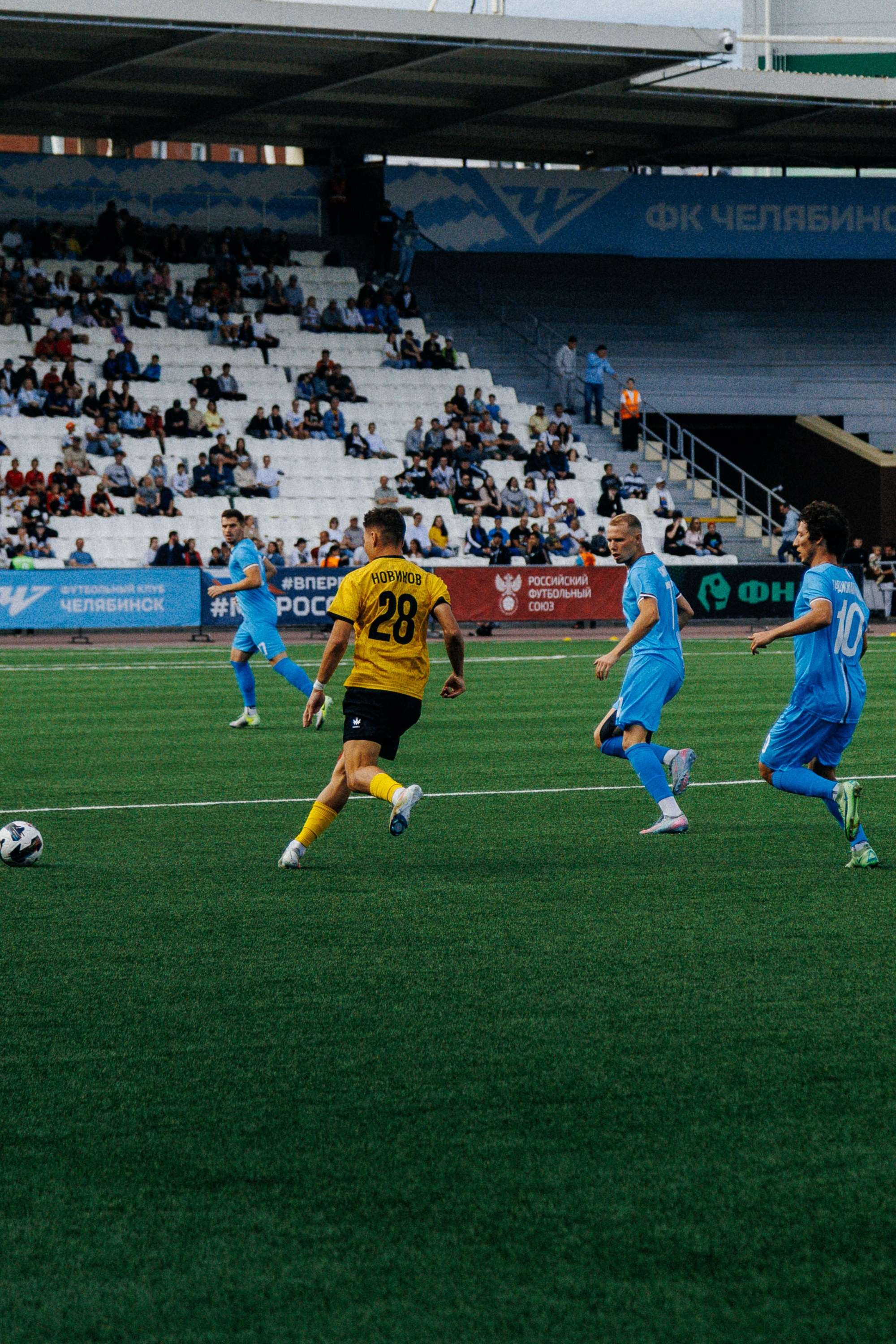 ФК ЧЕЛЯБИНСК Х ФК ВОЛГА. Репортажный фотограф Макс Брагин
