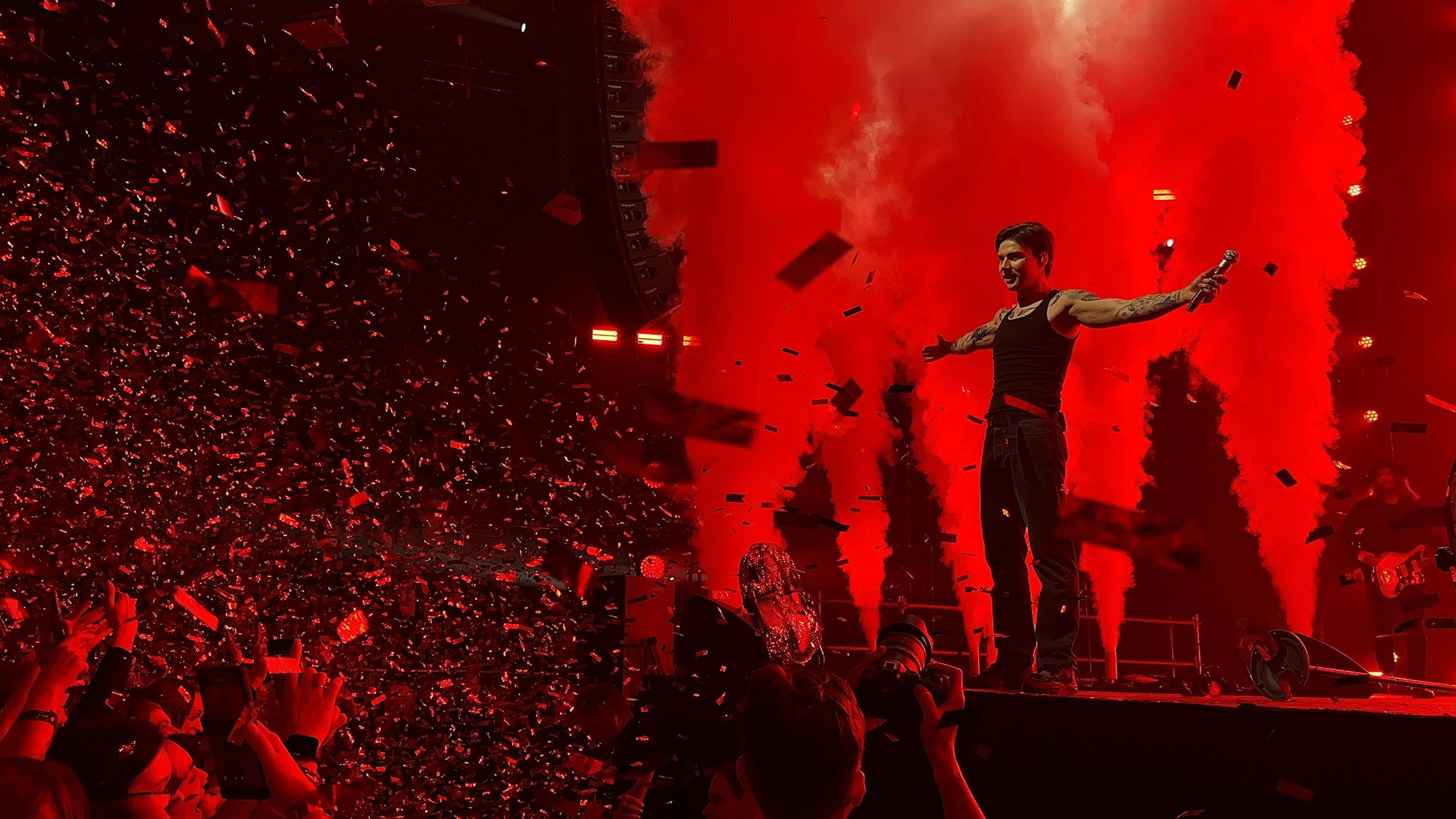 XOLIDAYBOY l 25 апреля. Hmliber — фотограф и контент-креатор из Петербурга