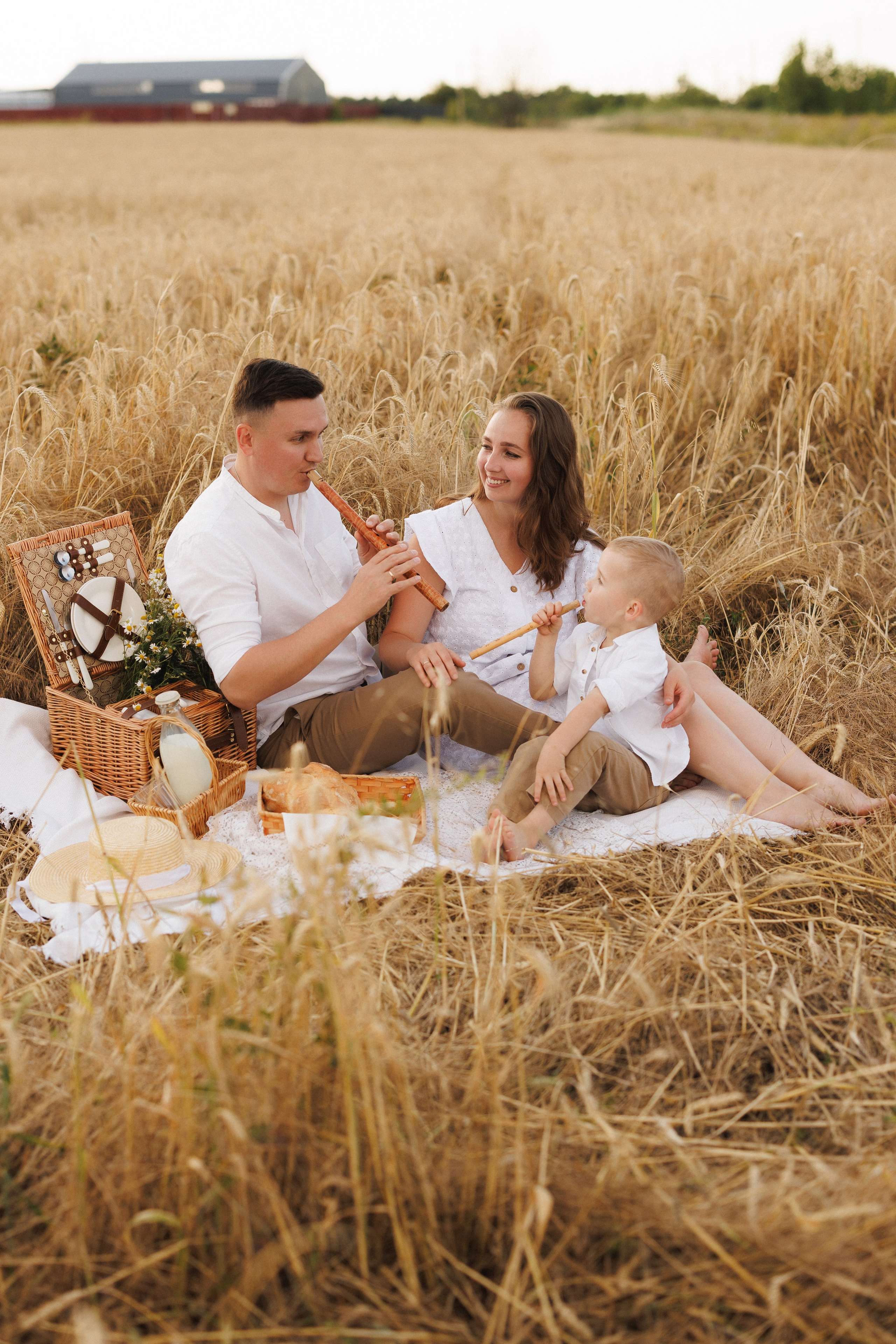 Пшеничное поле, семьи. Семейный и детский фотограф в Краснодаре Анна Трашкова