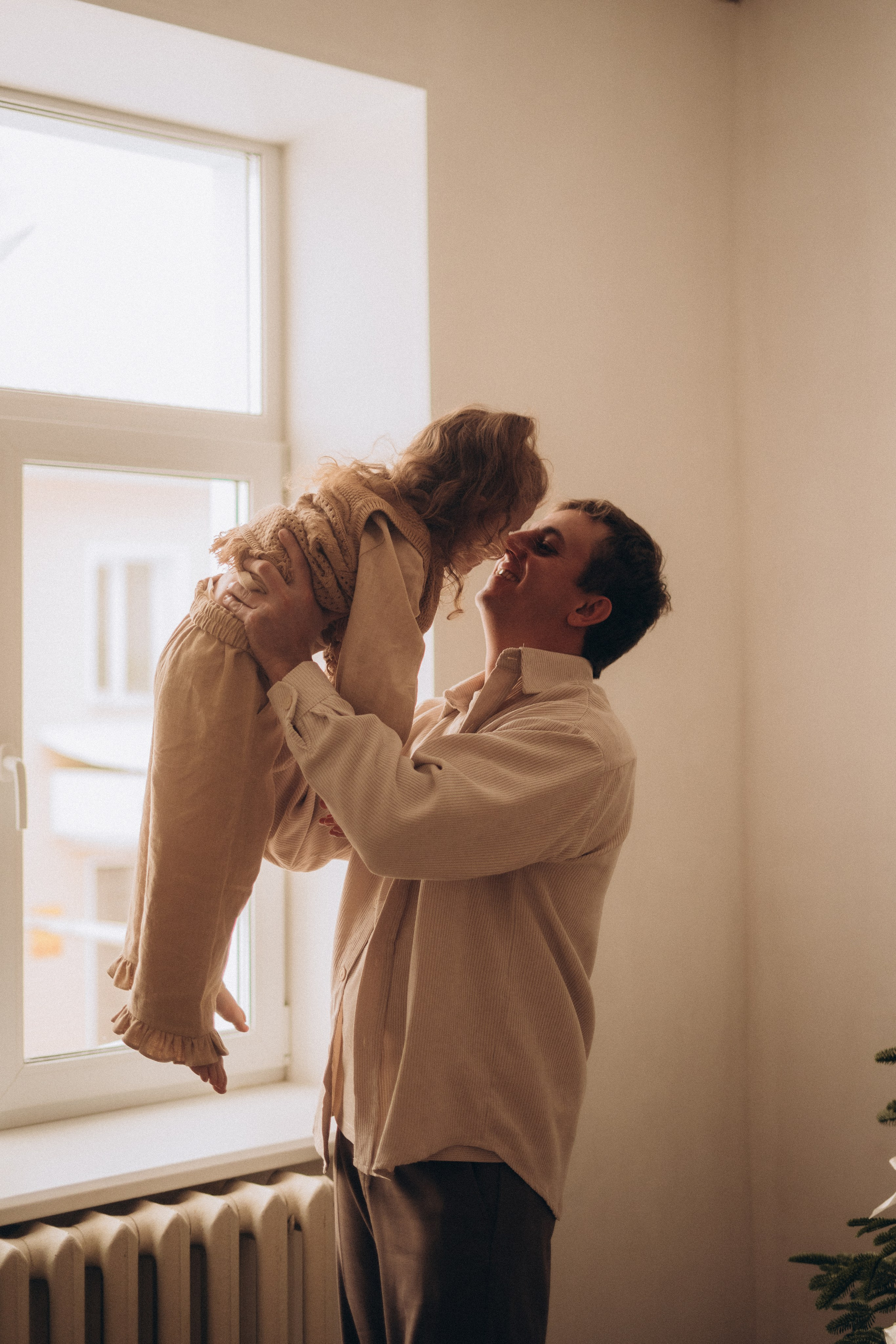 Женя, Ваня, Таисия и Есения. Главная