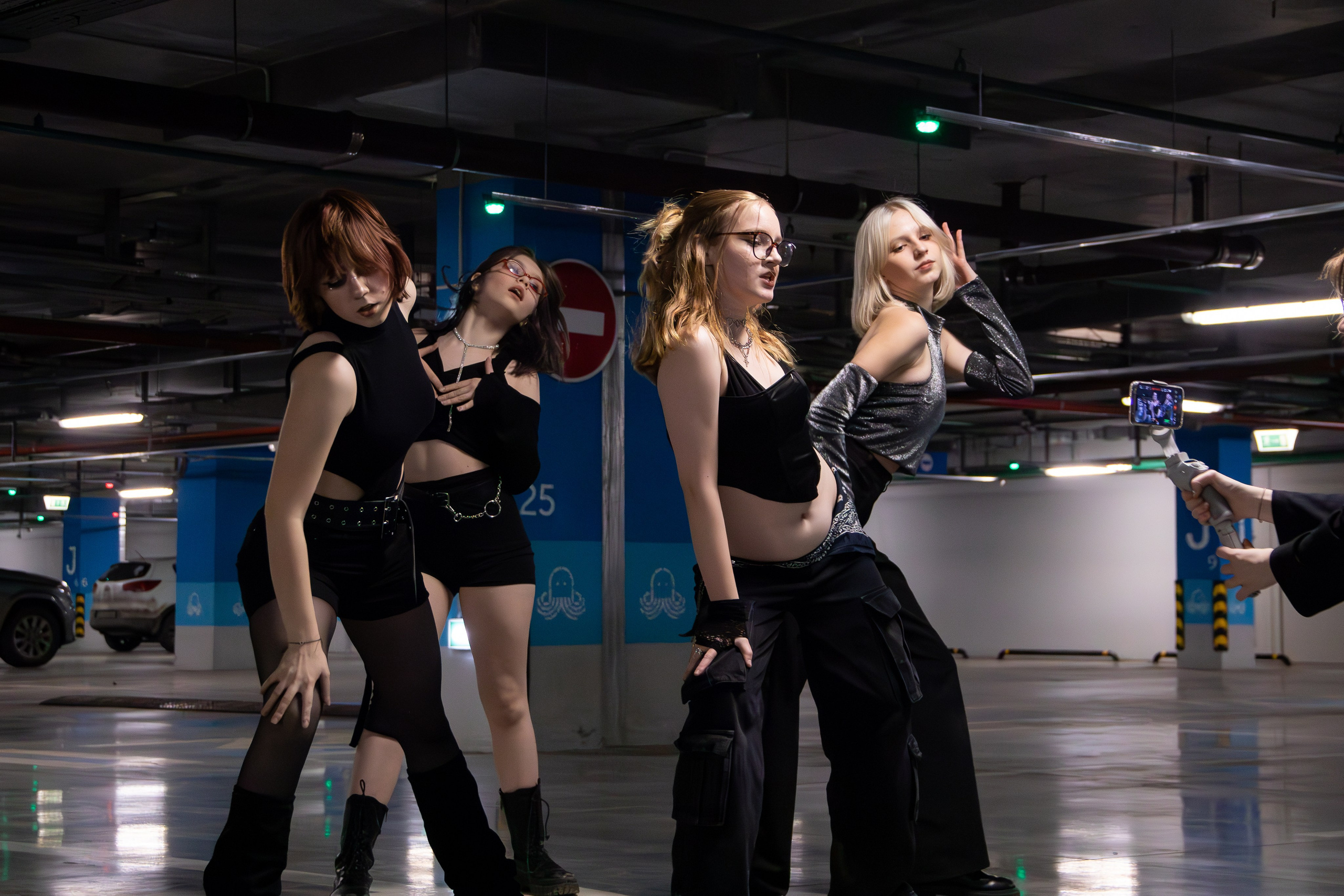 Бэкстейдж съёмок 16.SECTOR Aespa 'Whiplash'. K-pop (и не только) фотограф в Москве Светлана Полякова