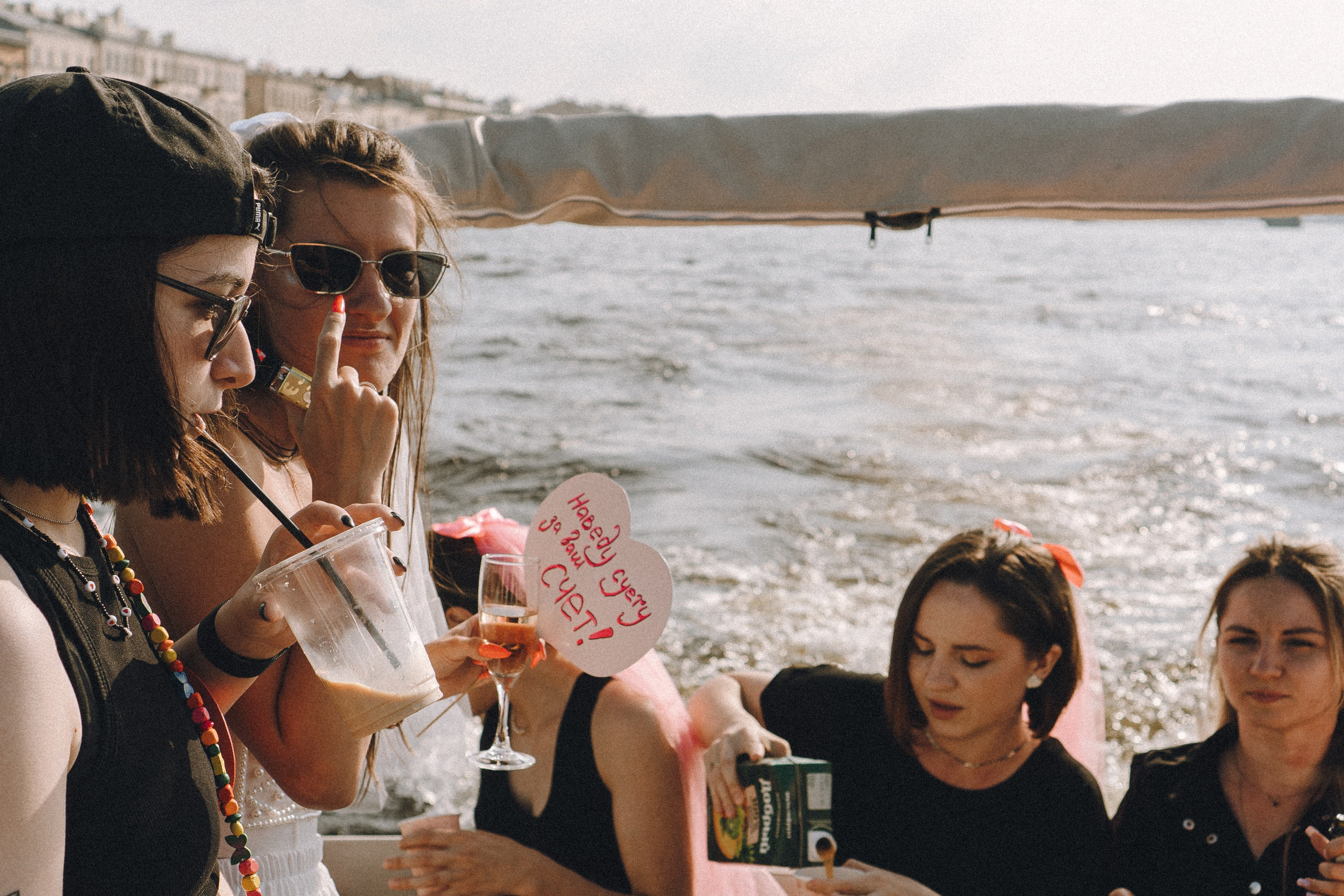 ДЕВИЧНИК НА КАТЕРЕ. Профессиональный фотограф, Санкт-Петербург — Виктория Богомолова