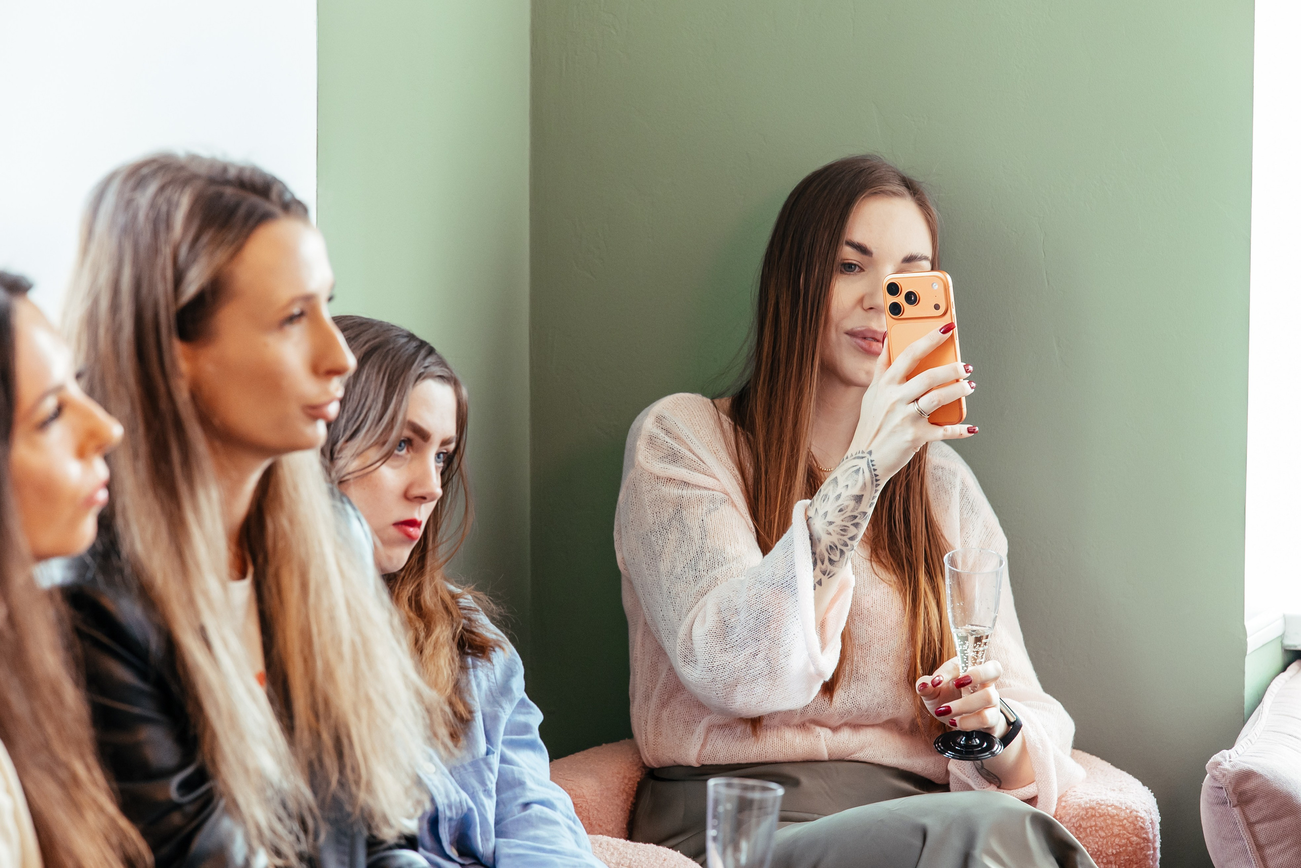 Открытие стоматологии Smile Is. Анастасия Петрович фотограф, фотокорреспондент в Москве и Санкт-Петербурге. Фотосъёмка репортажа, мероприятия, корпоративная съёмка, контент