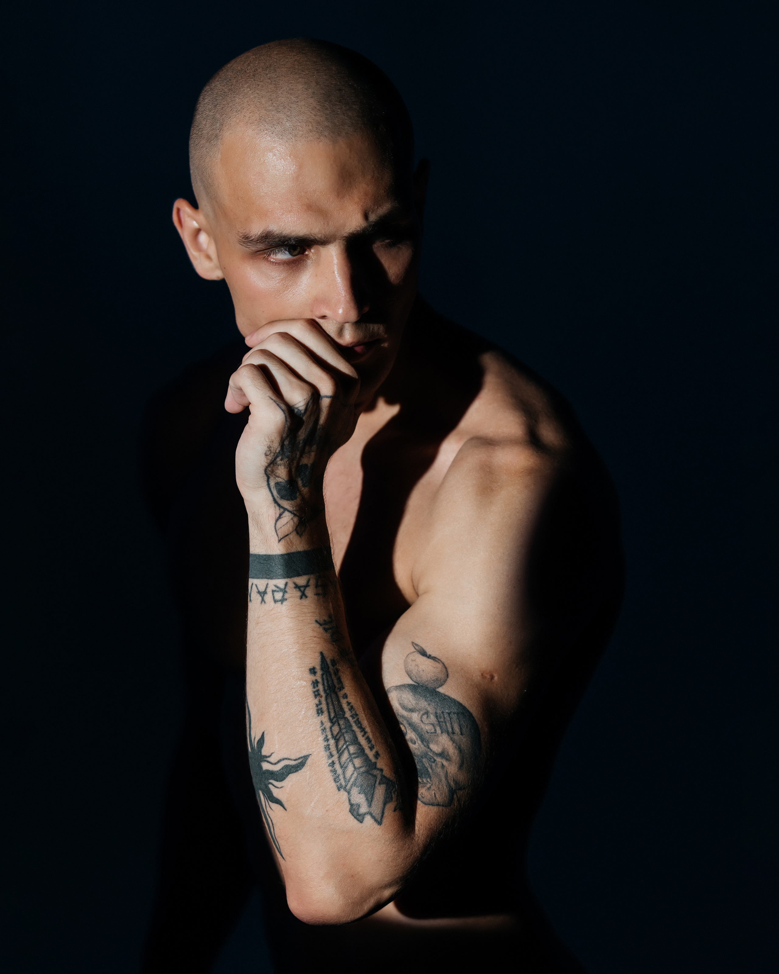 Артур, съёмка в студии. Фотограф Наталия Федосова, г. Москва. TG и Instagram @nataliya_raw