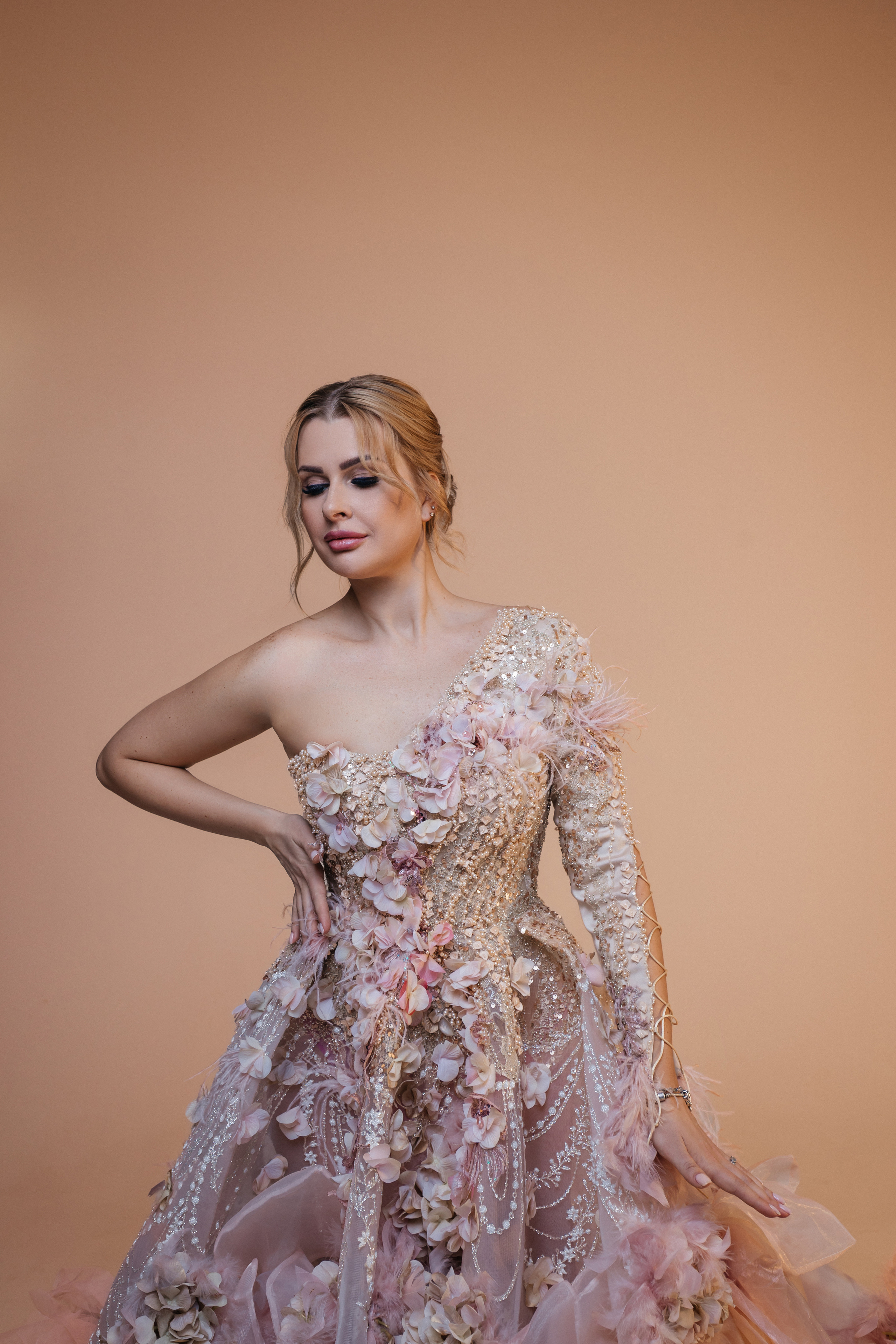 Анна, съёмка в платье. Фотограф Наталия Федосова, г. Москва. TG и Instagram @nataliya_raw