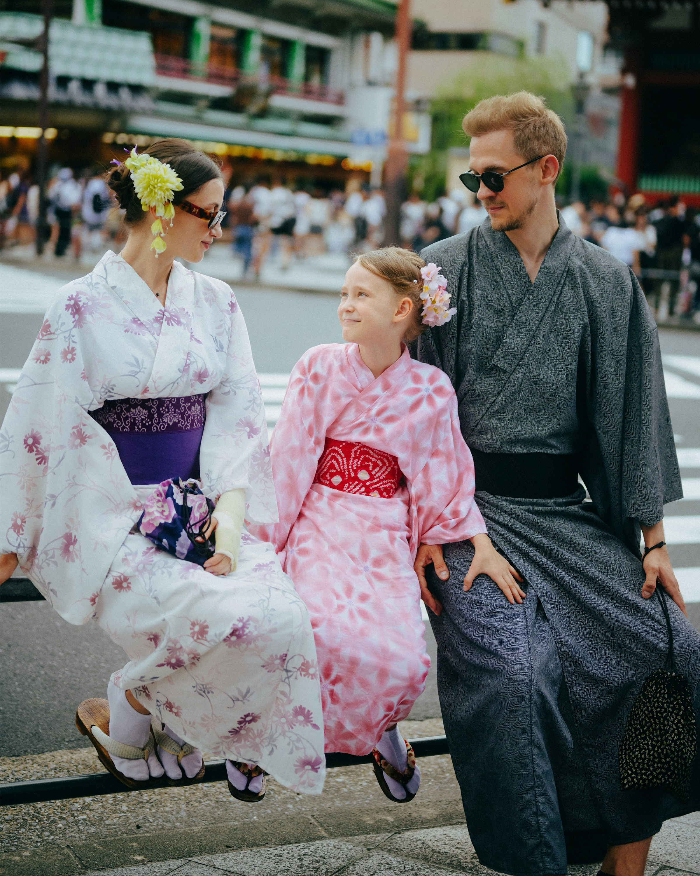 Nailya Anton and Varvara. Asakusa. Photographer in Tokyo Anatolii Ozarto