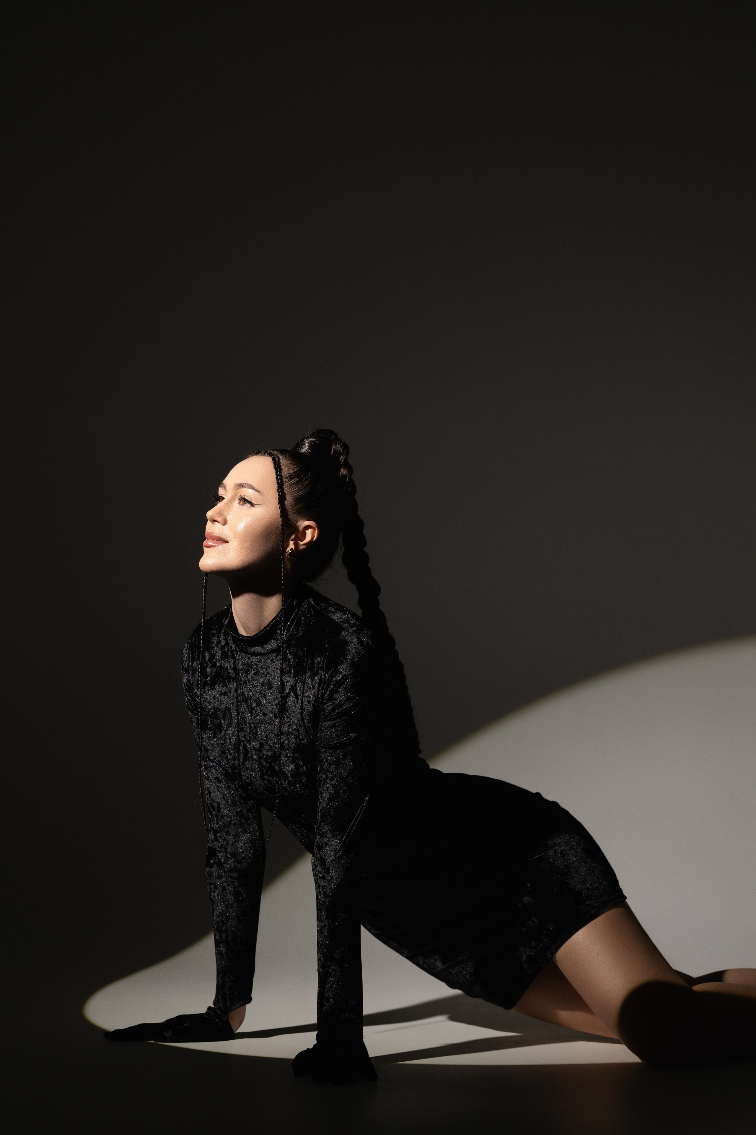 Цветной свет и фигуры. Фотограф Минск