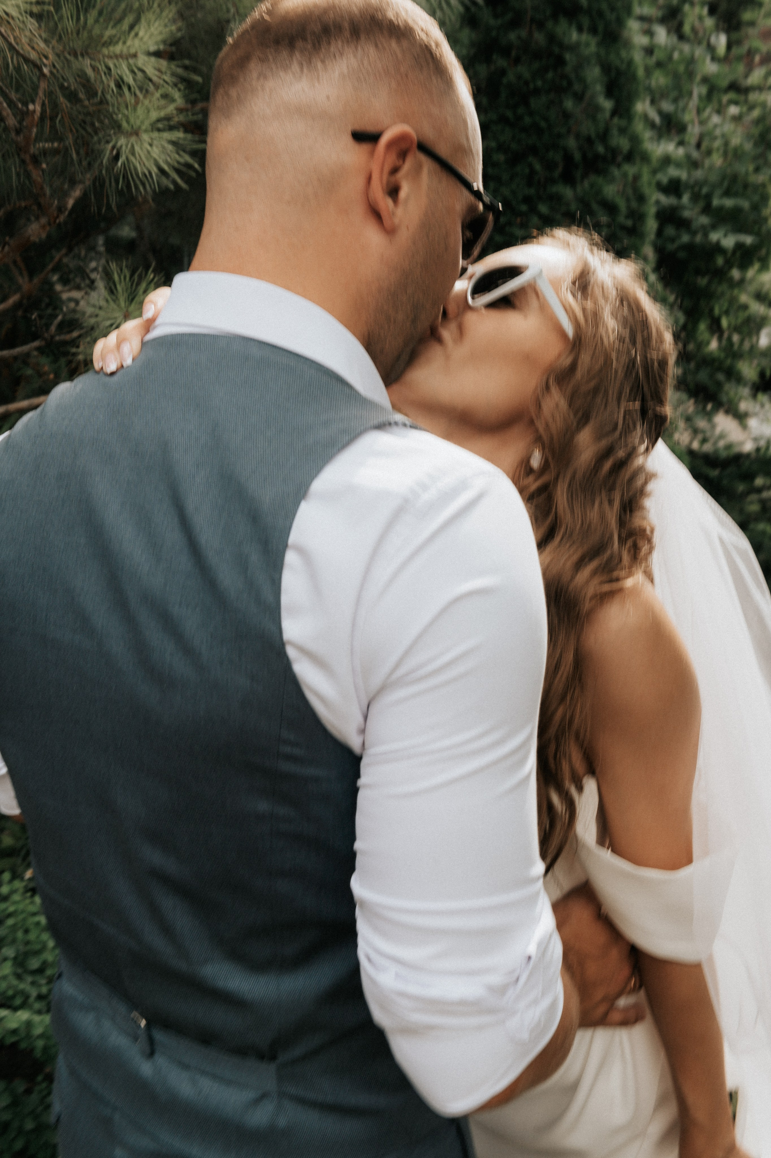 Свадебные фотографии. Фотограф в Барнауле Дарья Бутурлакина. Люби.Цени.Касайся