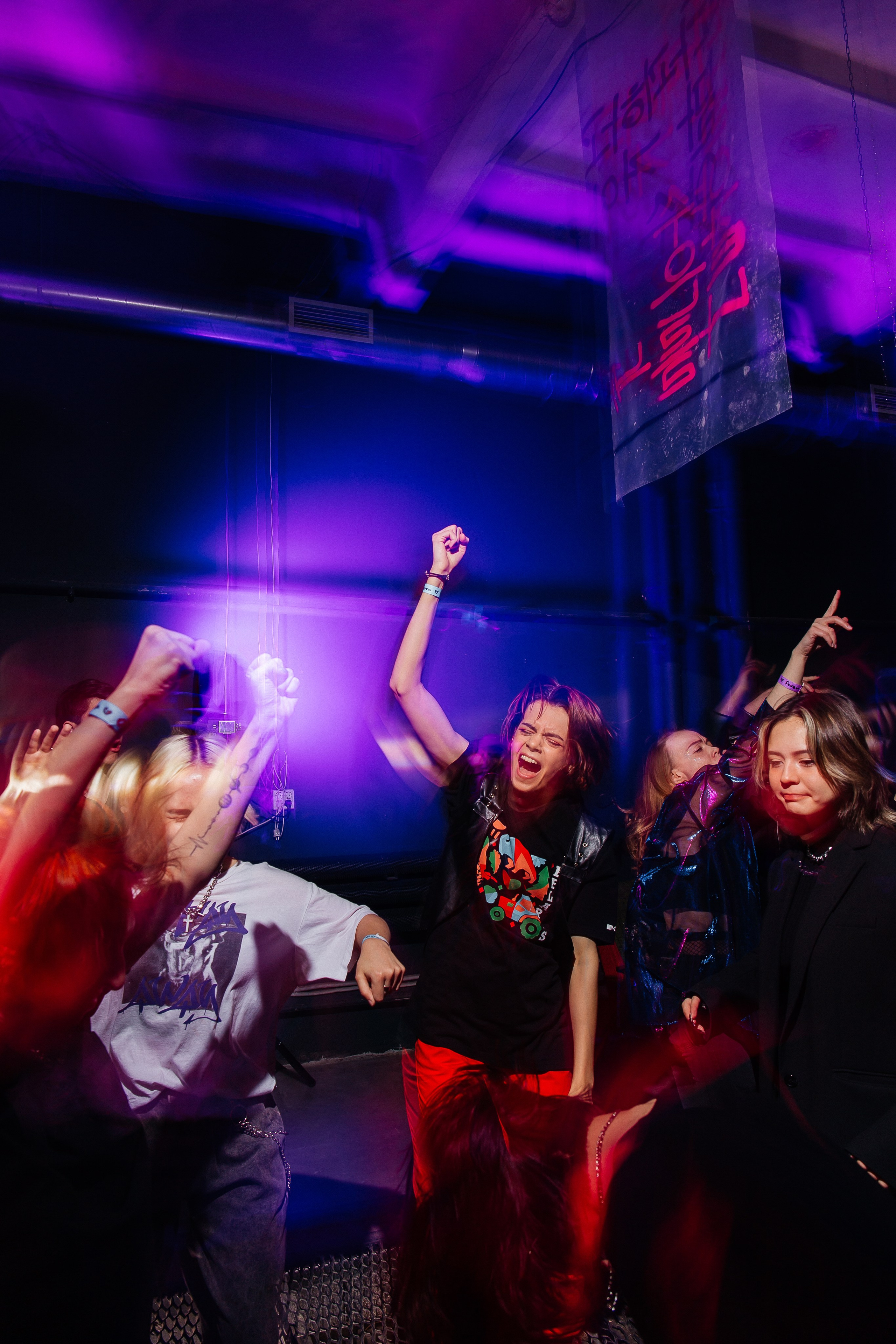 Cyberpunk K-POP Party. Свадебный и портретный фотограф в Новосибирске Любовь Исакова