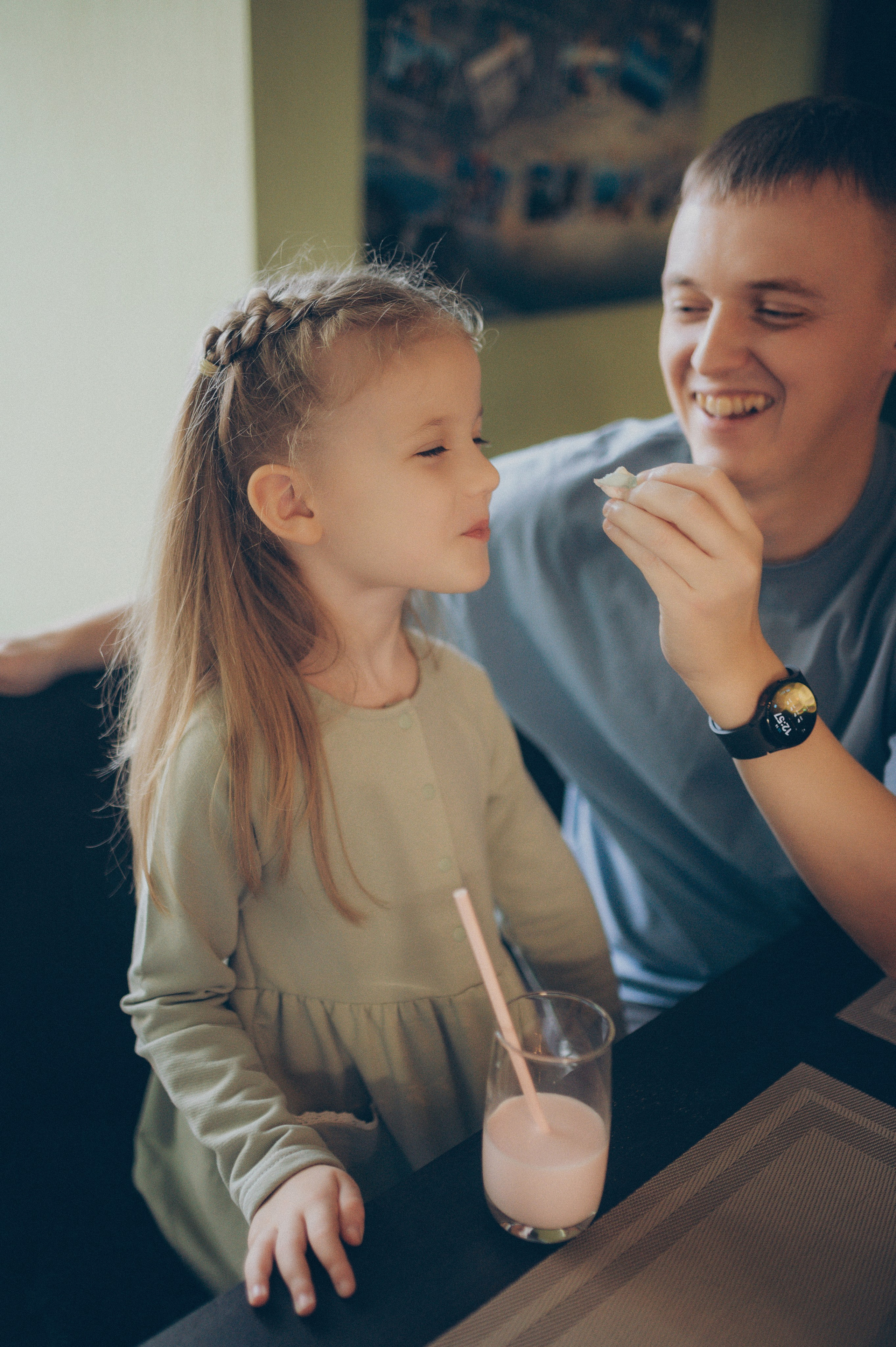 Тася, Соня, Женя и Илья (новогодняя домашняя). Фотограф, г. Лесной Свердловской области