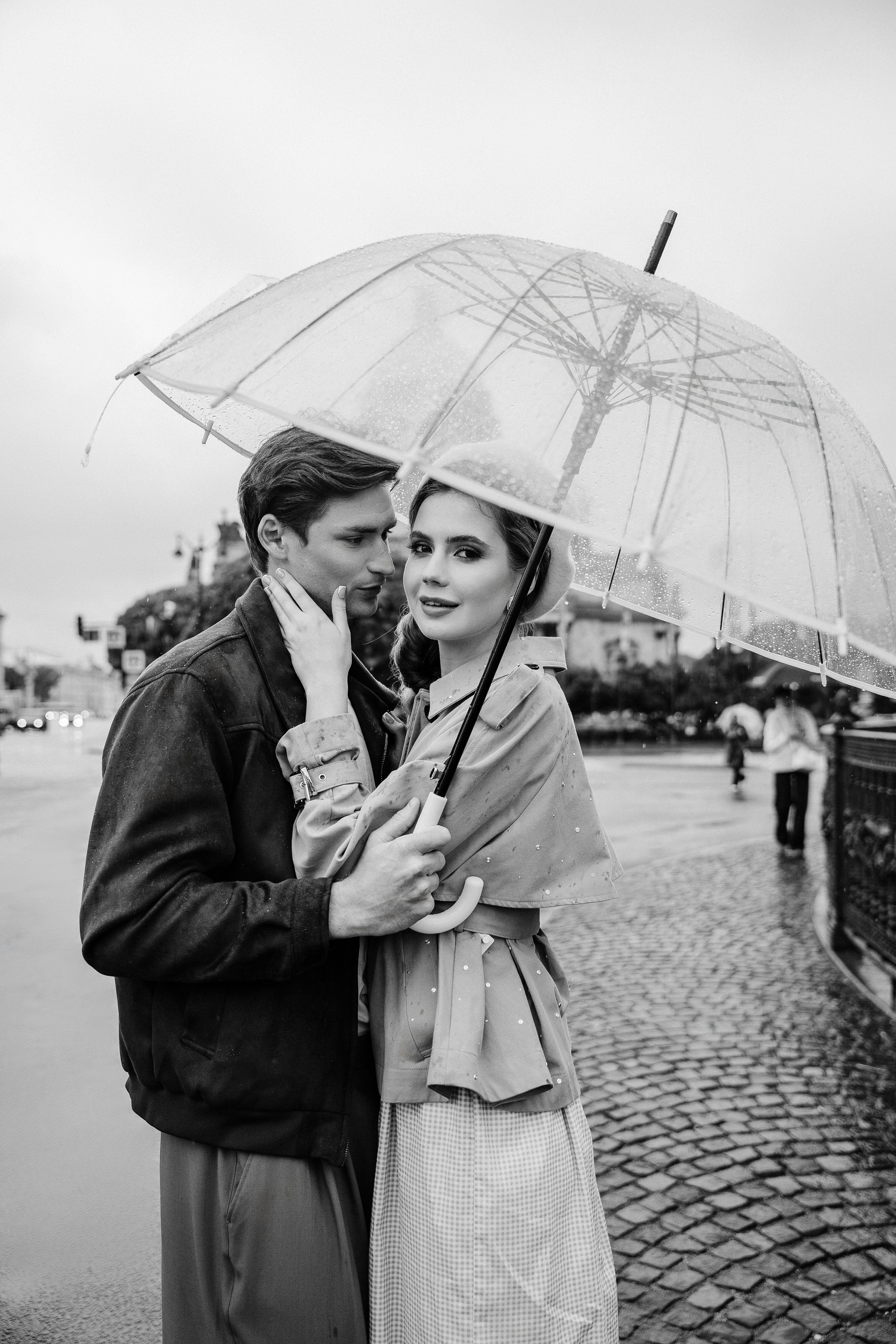 Двое под одним зонтом