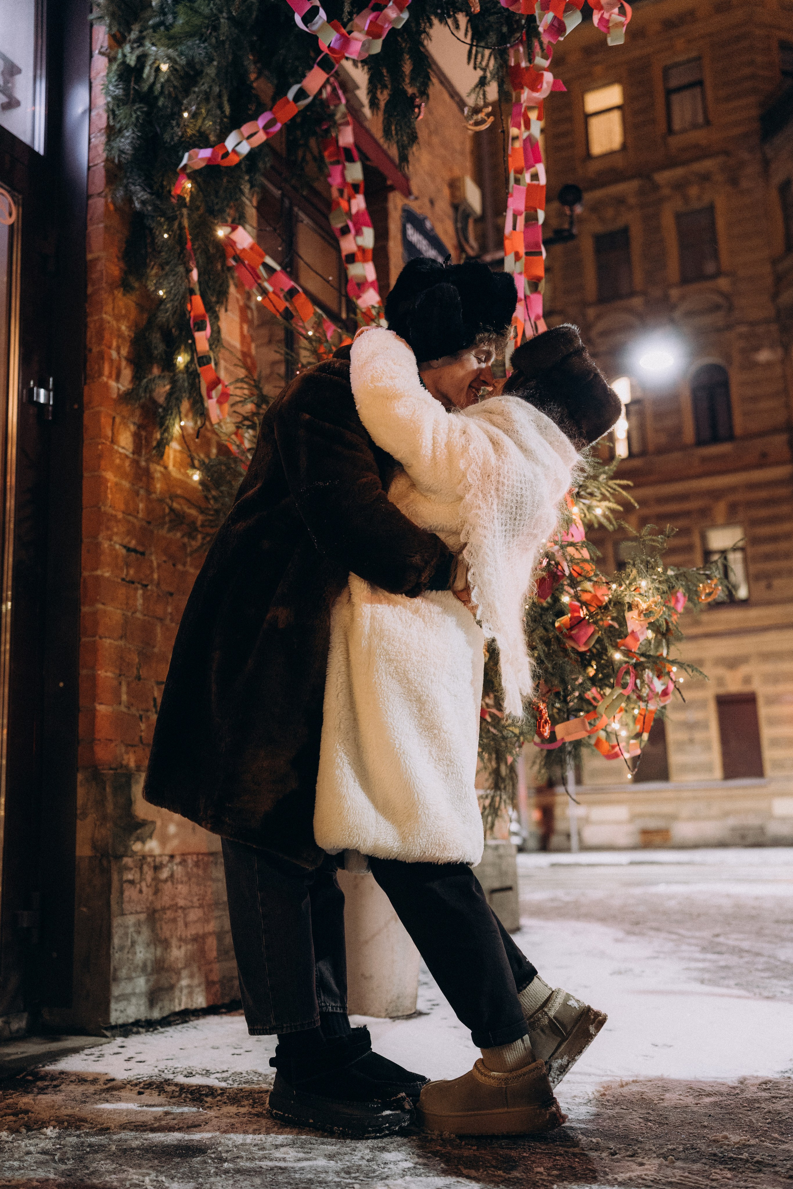 НОВОГОДНЯЯ ПРОГУЛКА ПАРЫ ПО ЧЕРНЫШЕВСКОЙ ПЕРЕД НОВЫМ ГОДОМ. Профессиональный фотограф, Санкт-Петербург — Виктория Богомолова