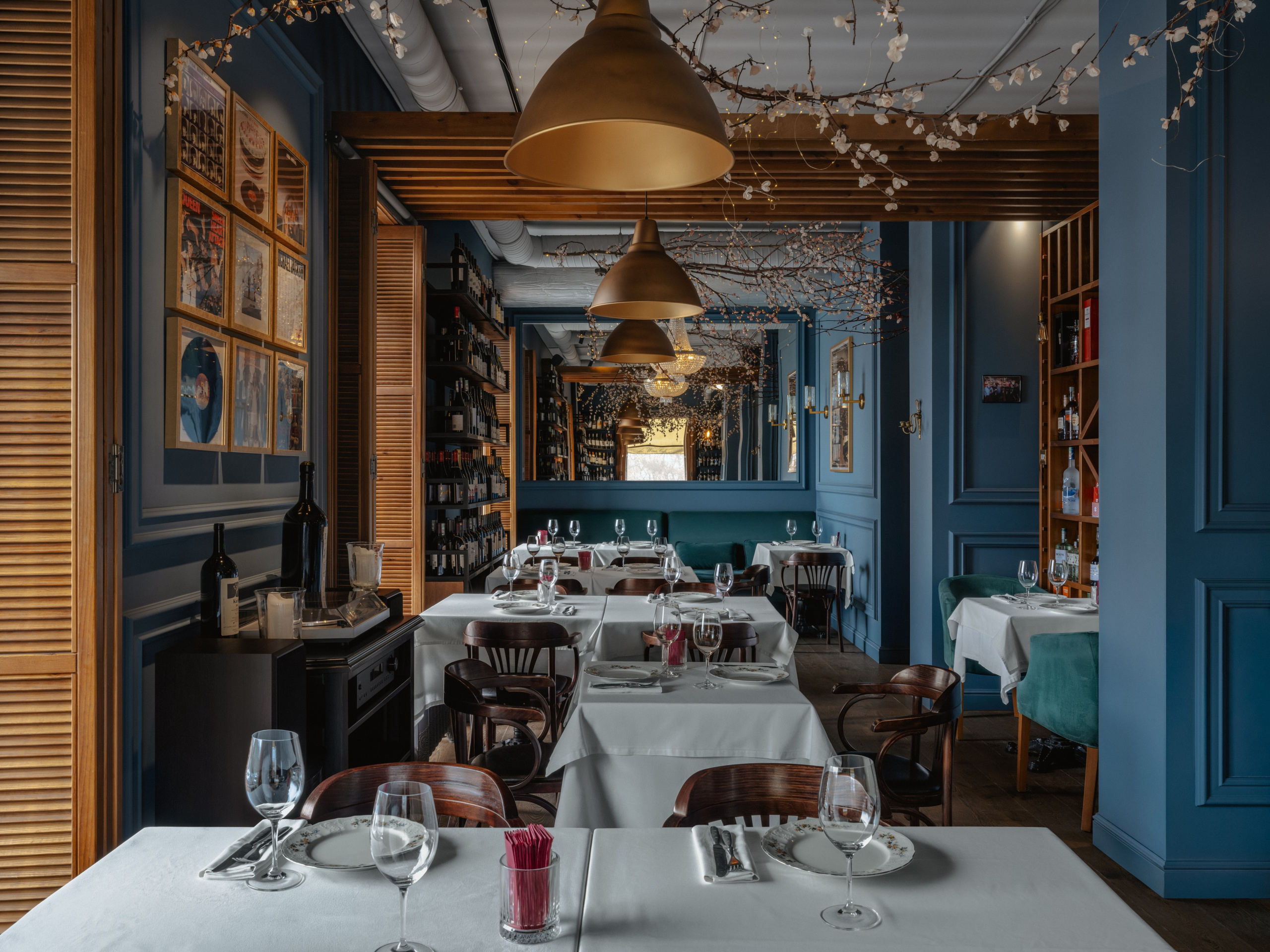 Дизайн интерьера The Wine Cafe Rozart, посадочная зона и композиция пространства